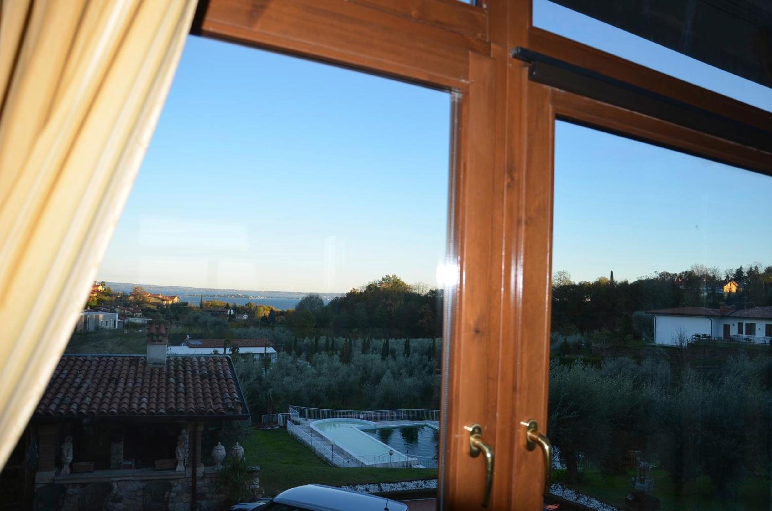 Photo 96