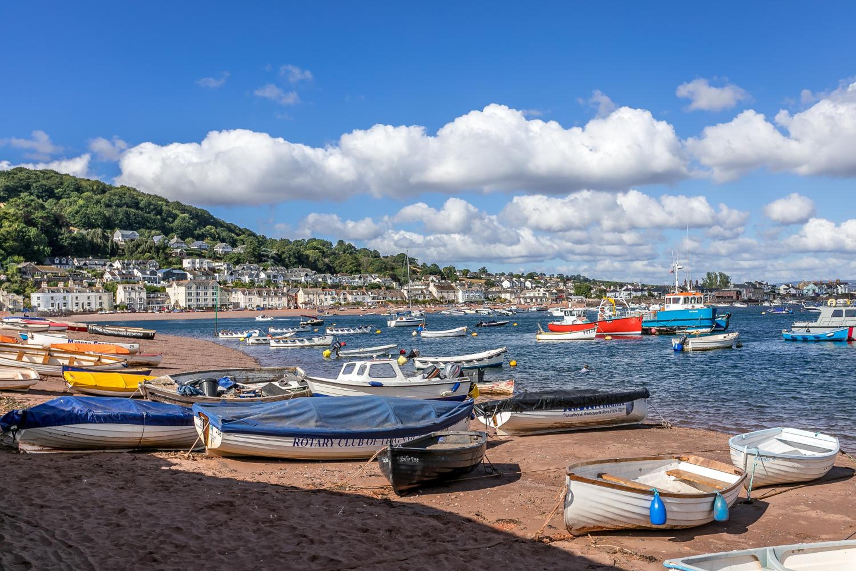 Sea views, Beachbreeze, Pet friendly, Private parking