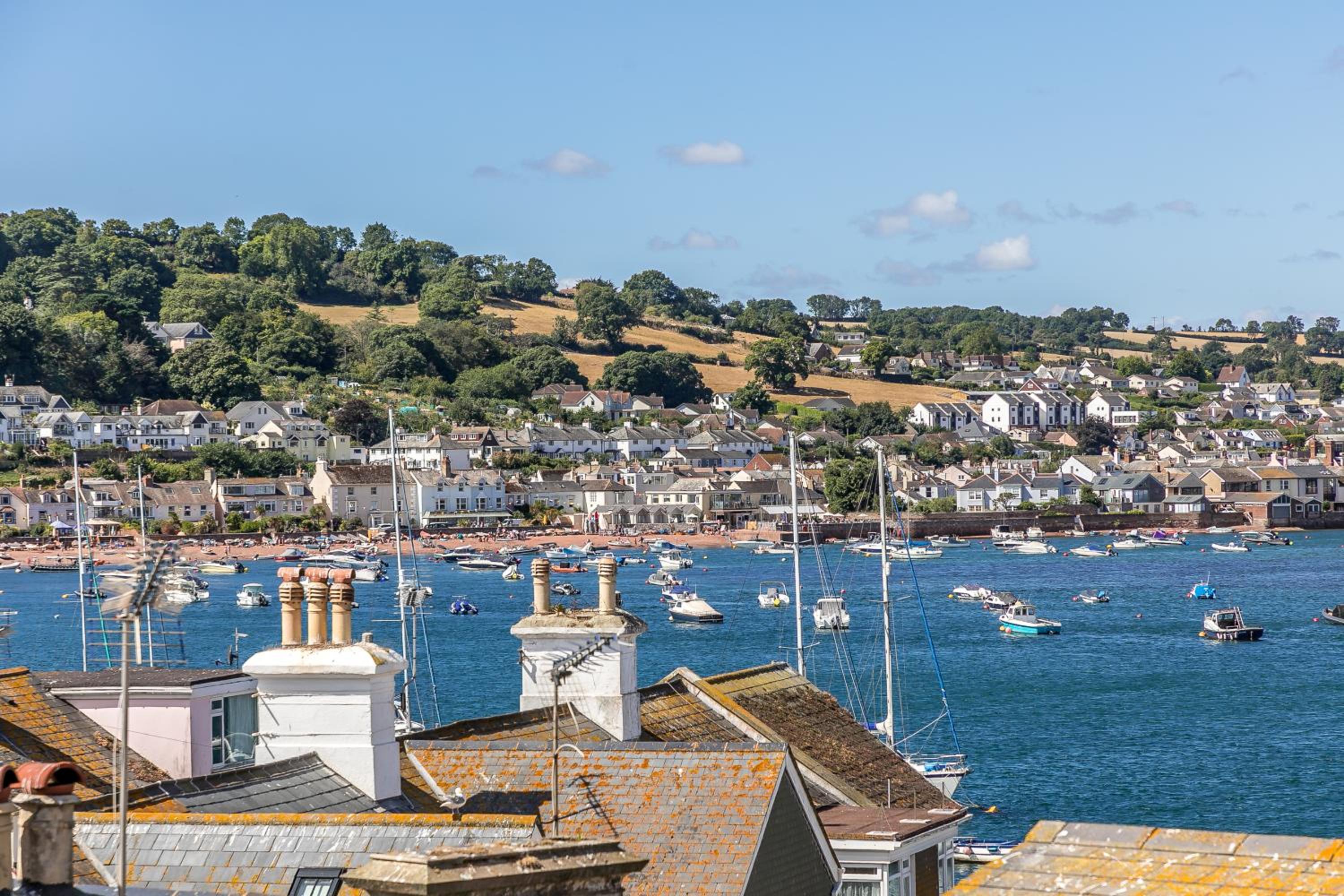 Sea views, Beachbreeze, Pet friendly, Private parking