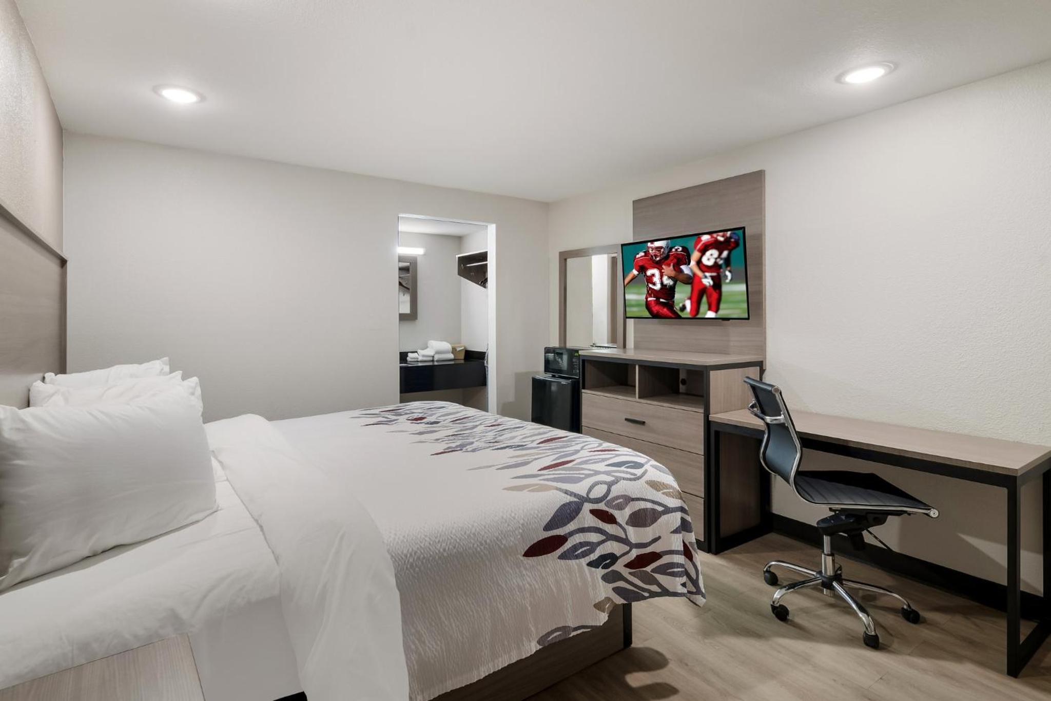 Red Roof Inn  Conference Center McKinney - Property Image 3
