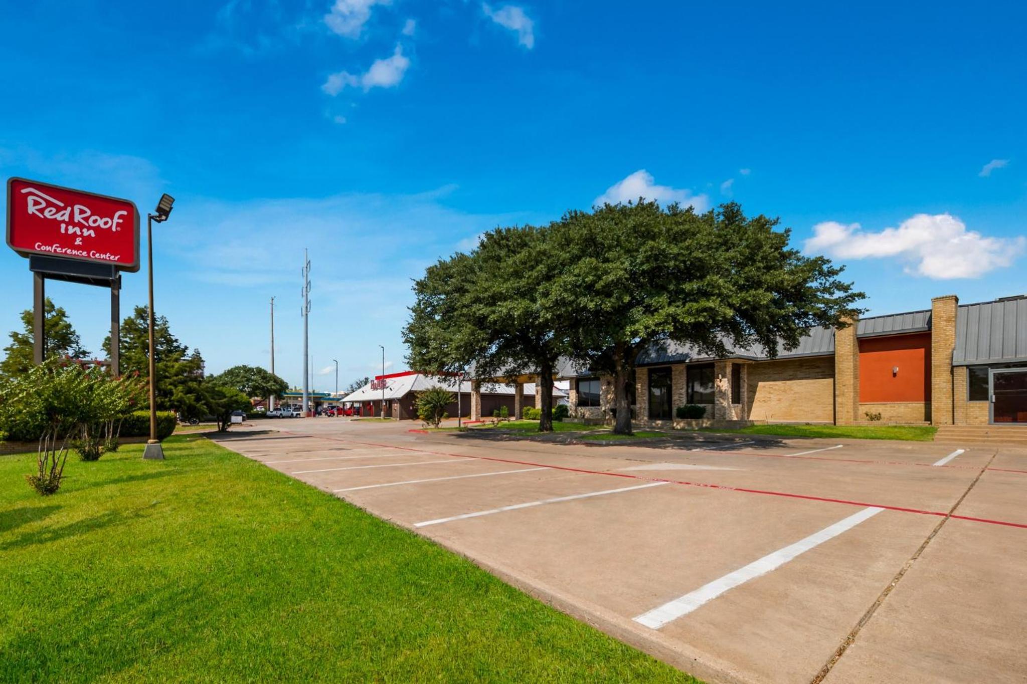 Red Roof Inn Conference Center McKinney - Property Image 19