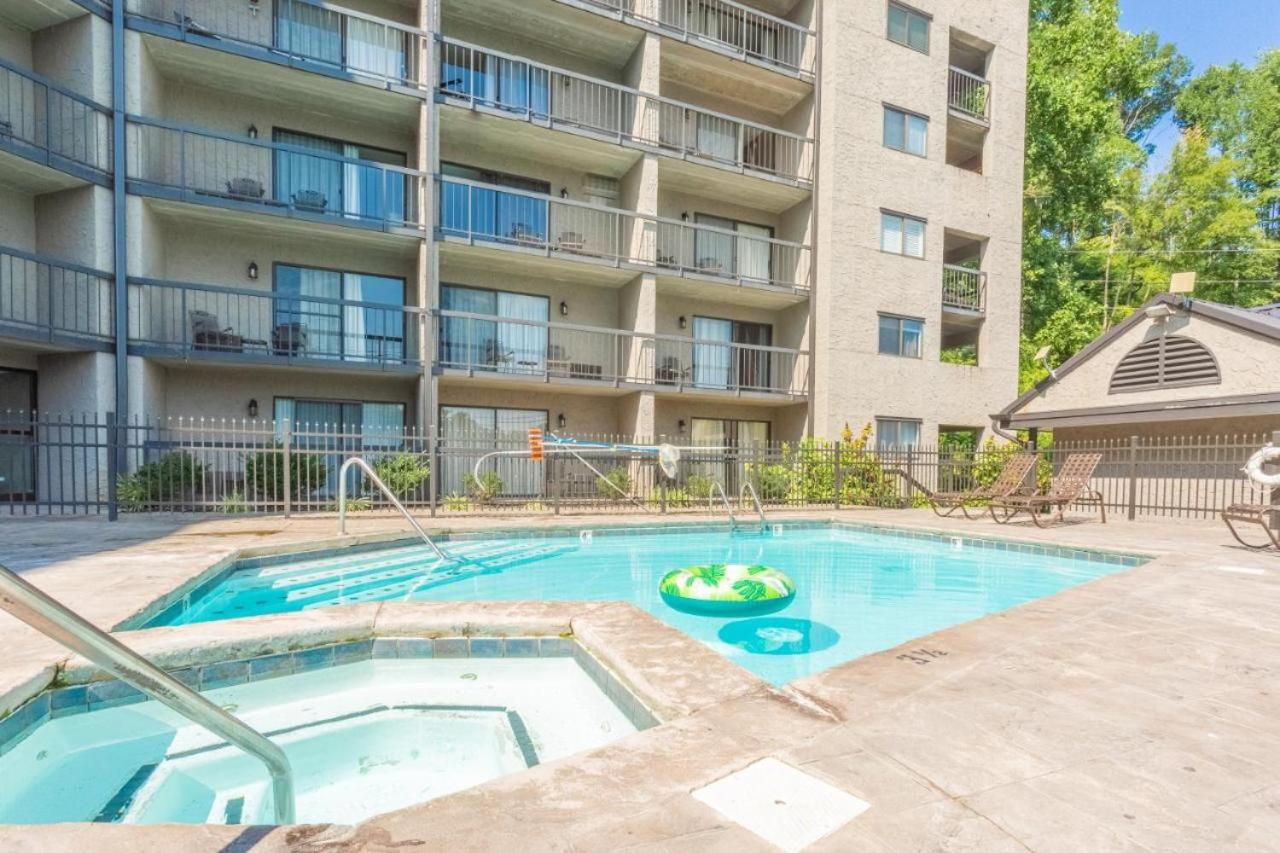 Family Bear Condos, Unit 103 ,Downtown Gatlinburg view 4