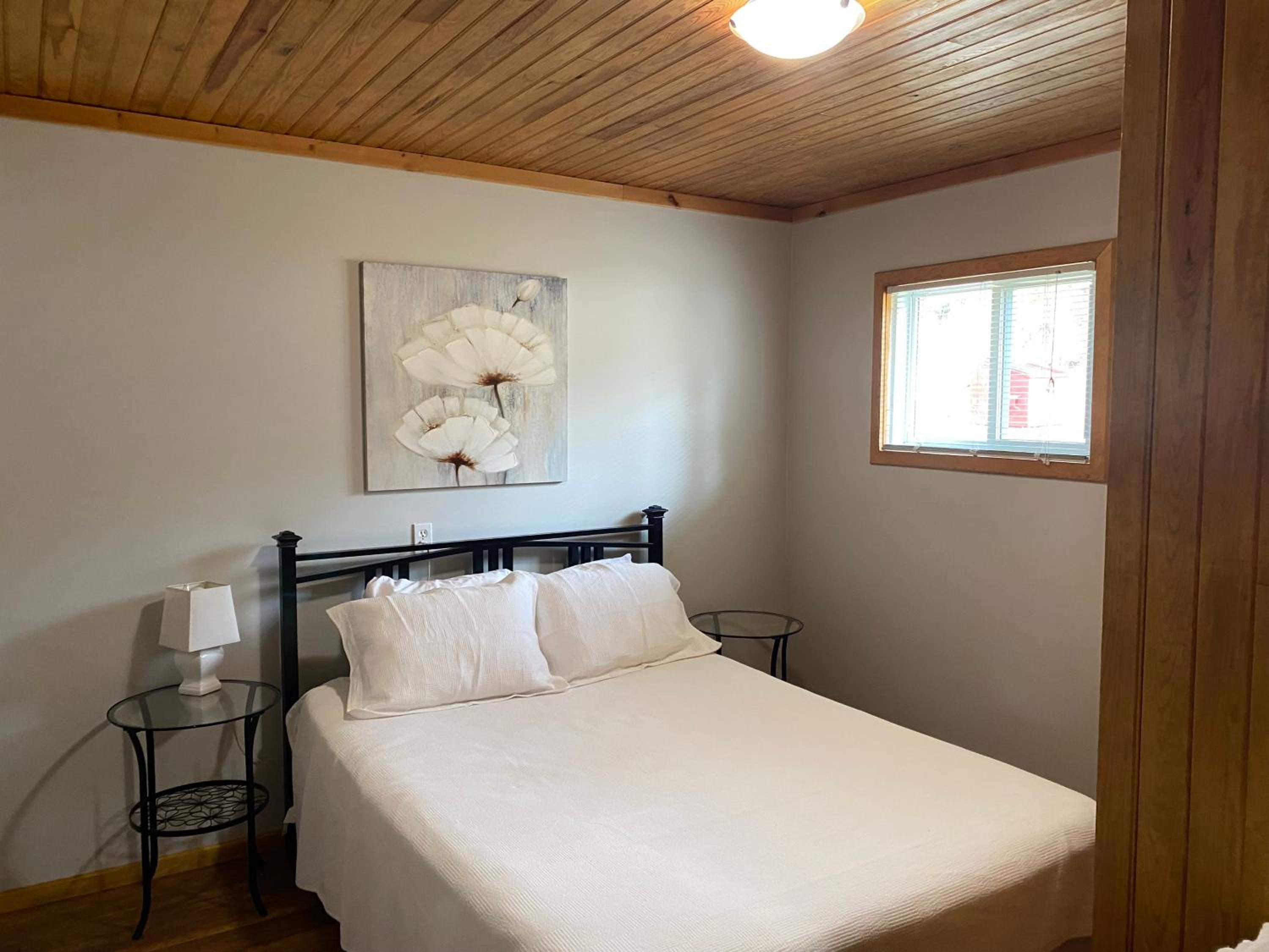 Merland Park Cottages and Motel