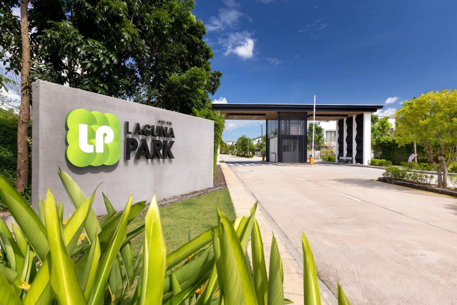 Laguna Park Villa with rooftop pool by Lofty