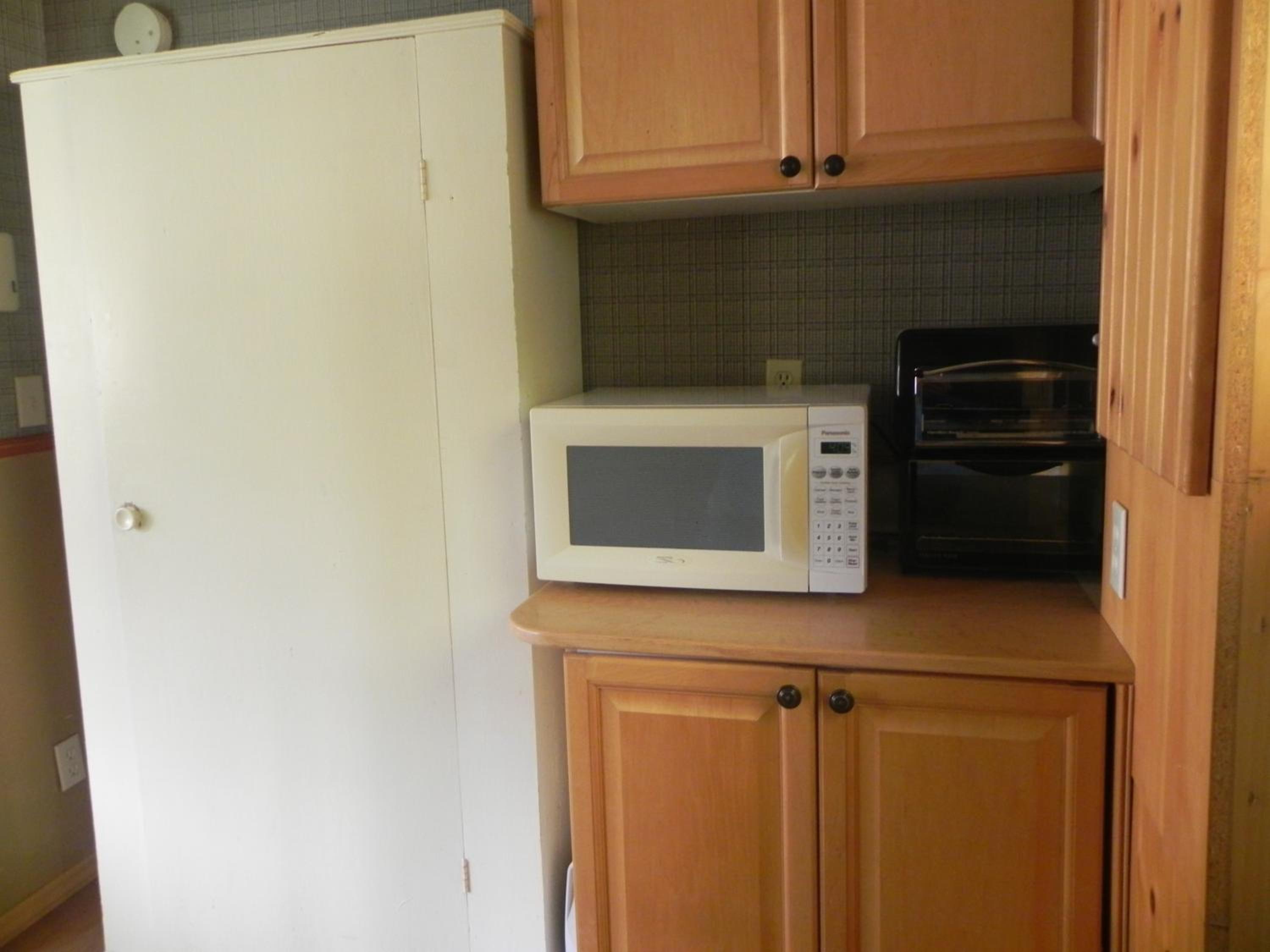 Merland Park Cottages and Motel