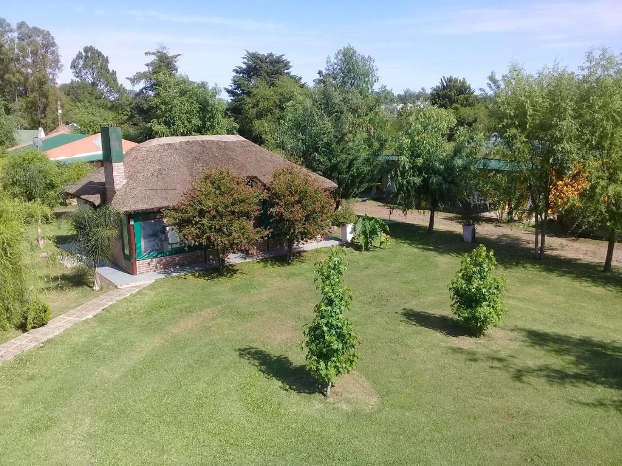 Verde y Sol en la Colonia Bungalows y Cabañas