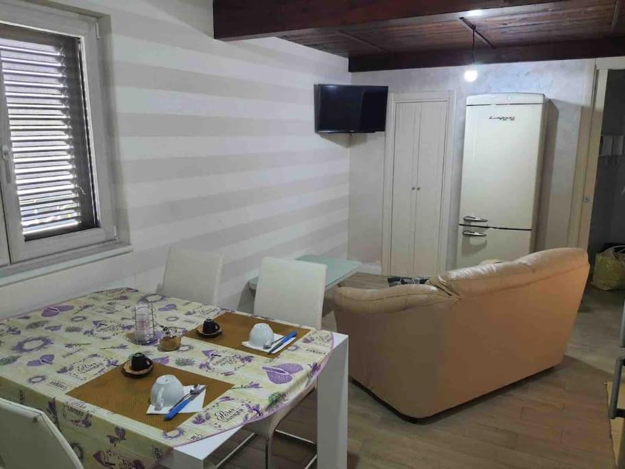 Smart's Home Luxury Airport