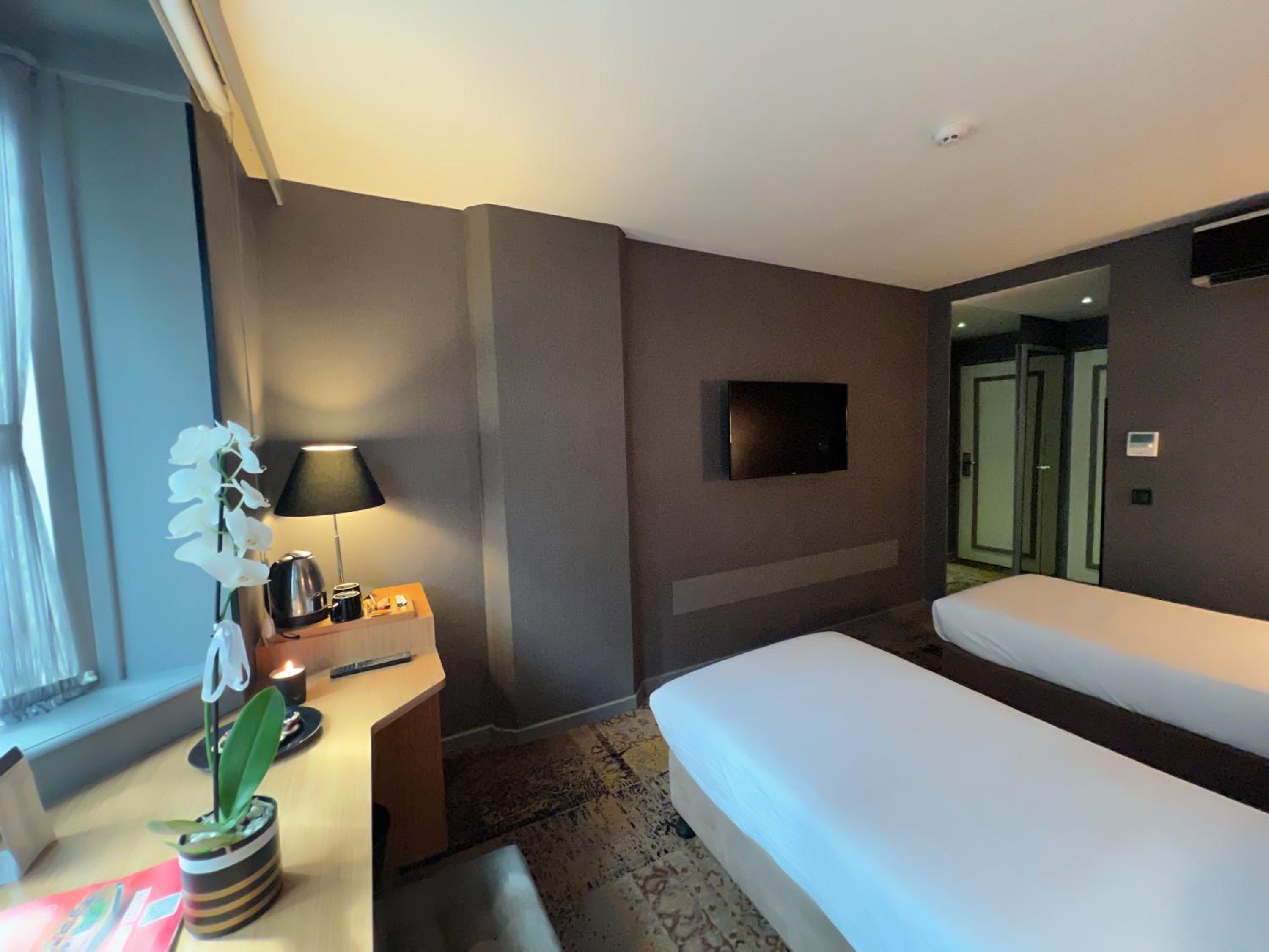 All Seasons Hotel - Image 8