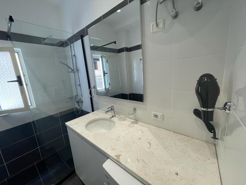 Domi Luxury beach view apartments in Saranda photo 5