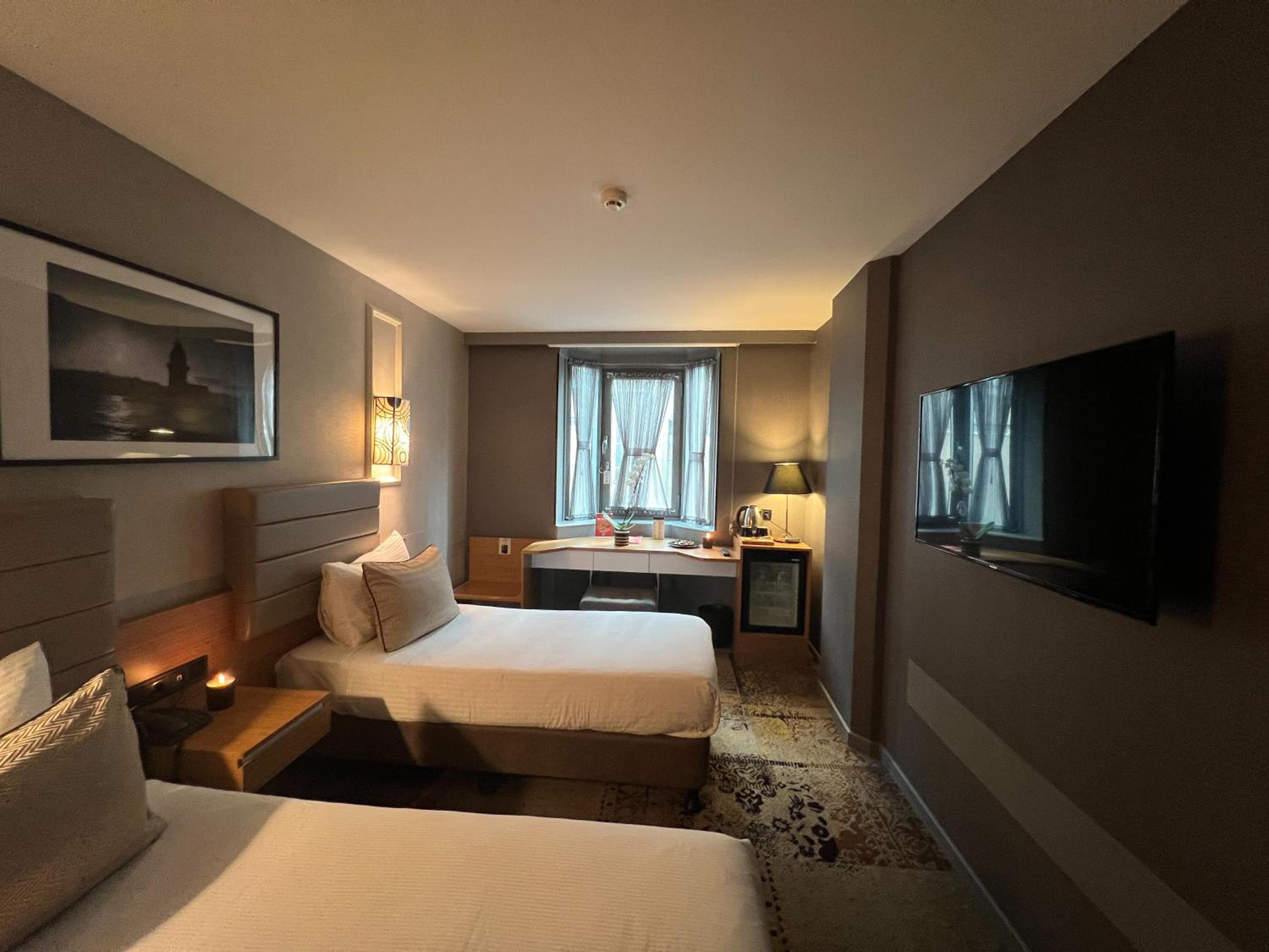 All Seasons Hotel - Image 11