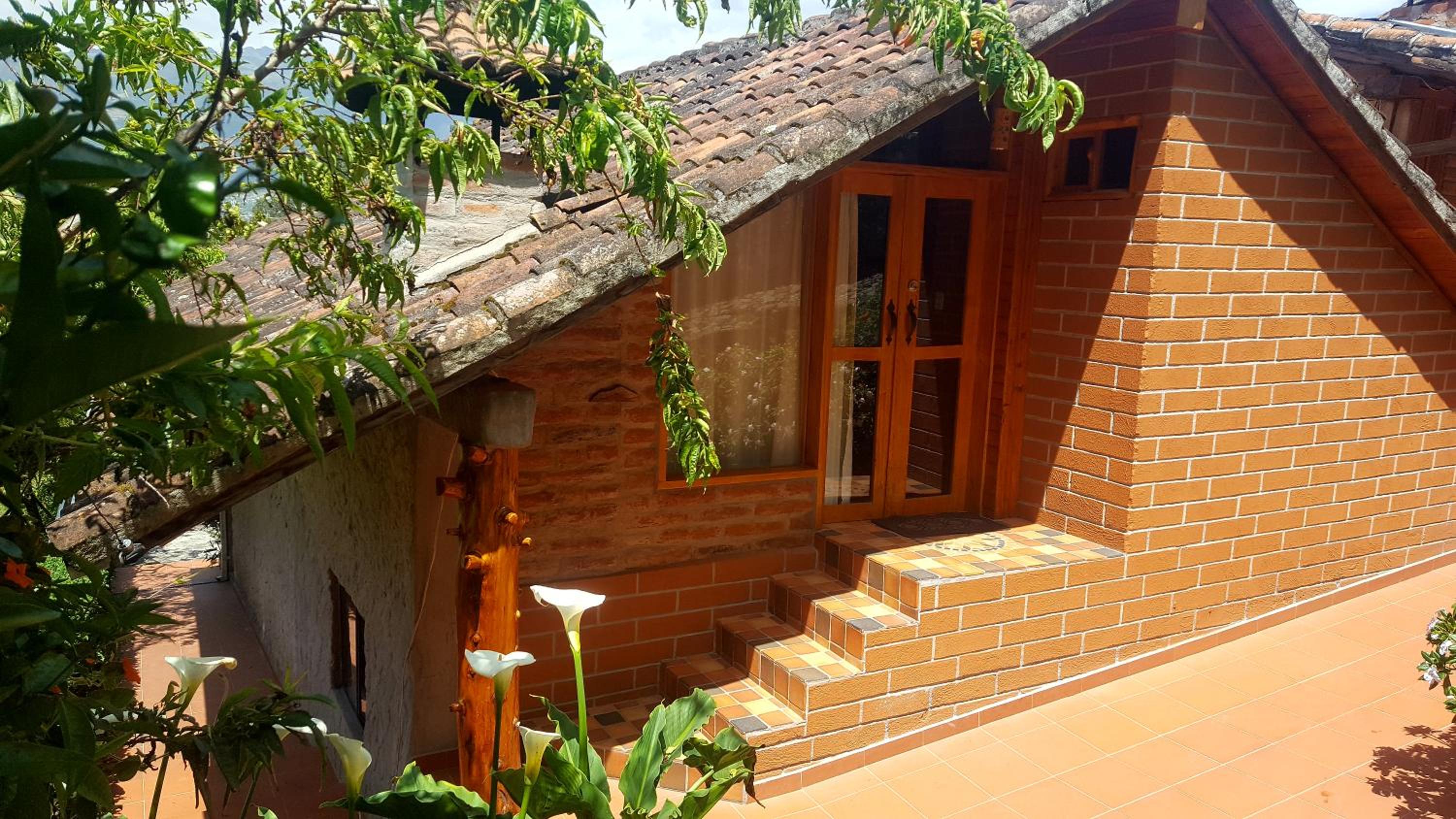 Hotel ATALLARO Hospedaje - Image 1