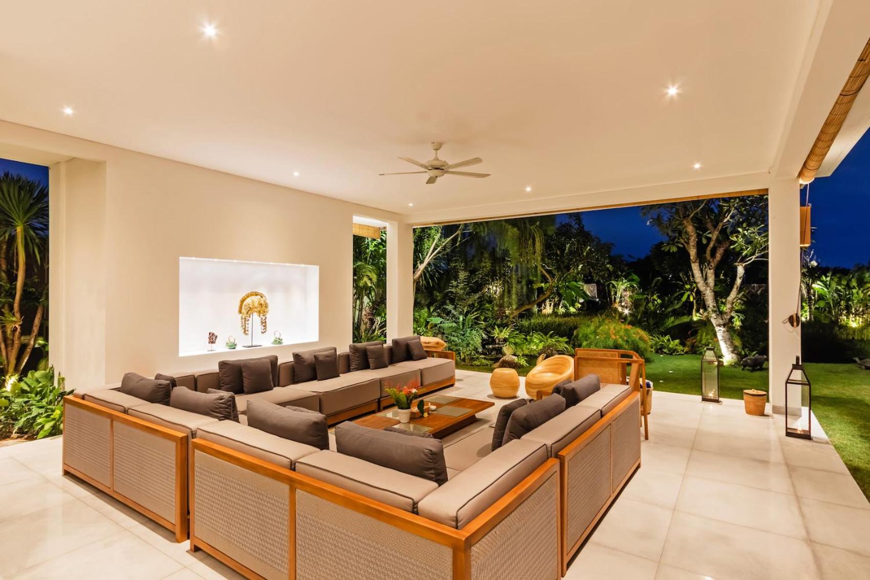 Heritage Villa, Ultimate 6 bed, 20 meter pool 700 metre from beach view 3
