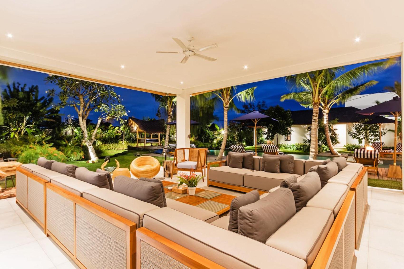 Heritage Villa, Ultimate 6 bed, 20 meter pool 700 metre from beach view 4