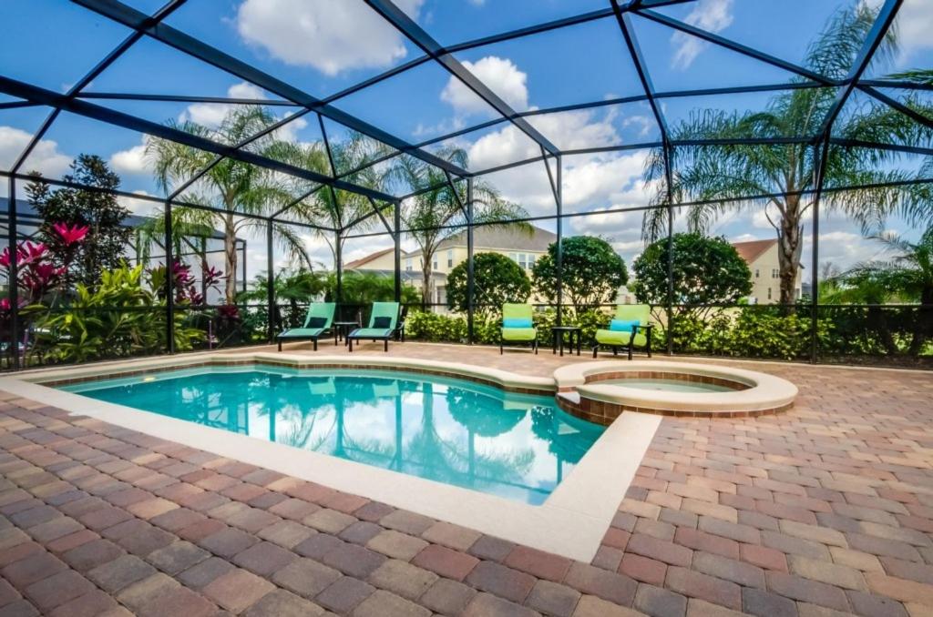 1214YC Stunning Showcase 7 Bed 6 Bath Property villa view 2