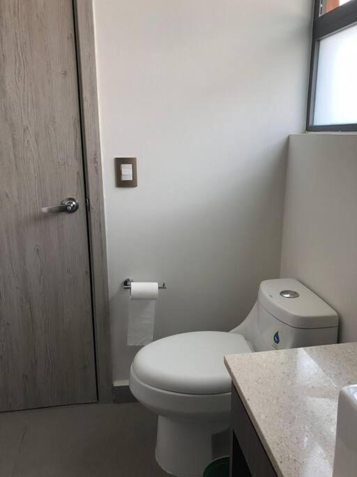 Beautiful 3BR townhouse with on-premises parking view 2