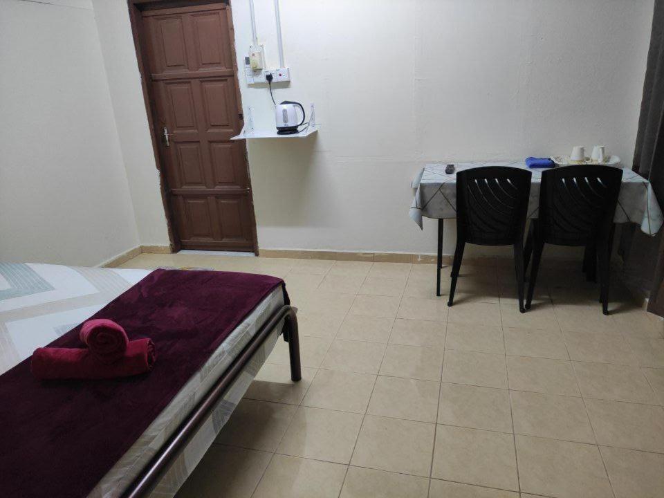 CiTY Roomstay Budget Middle Kuala Terengganu 1queen bed photo 5