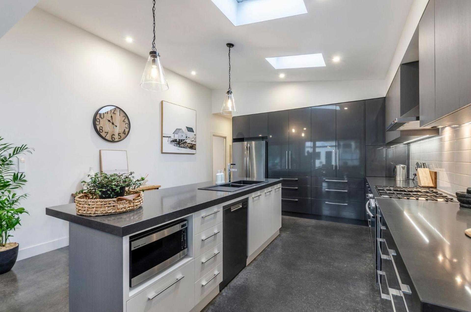 Warrnambool Vacations - Dianas Place - Property Image 1