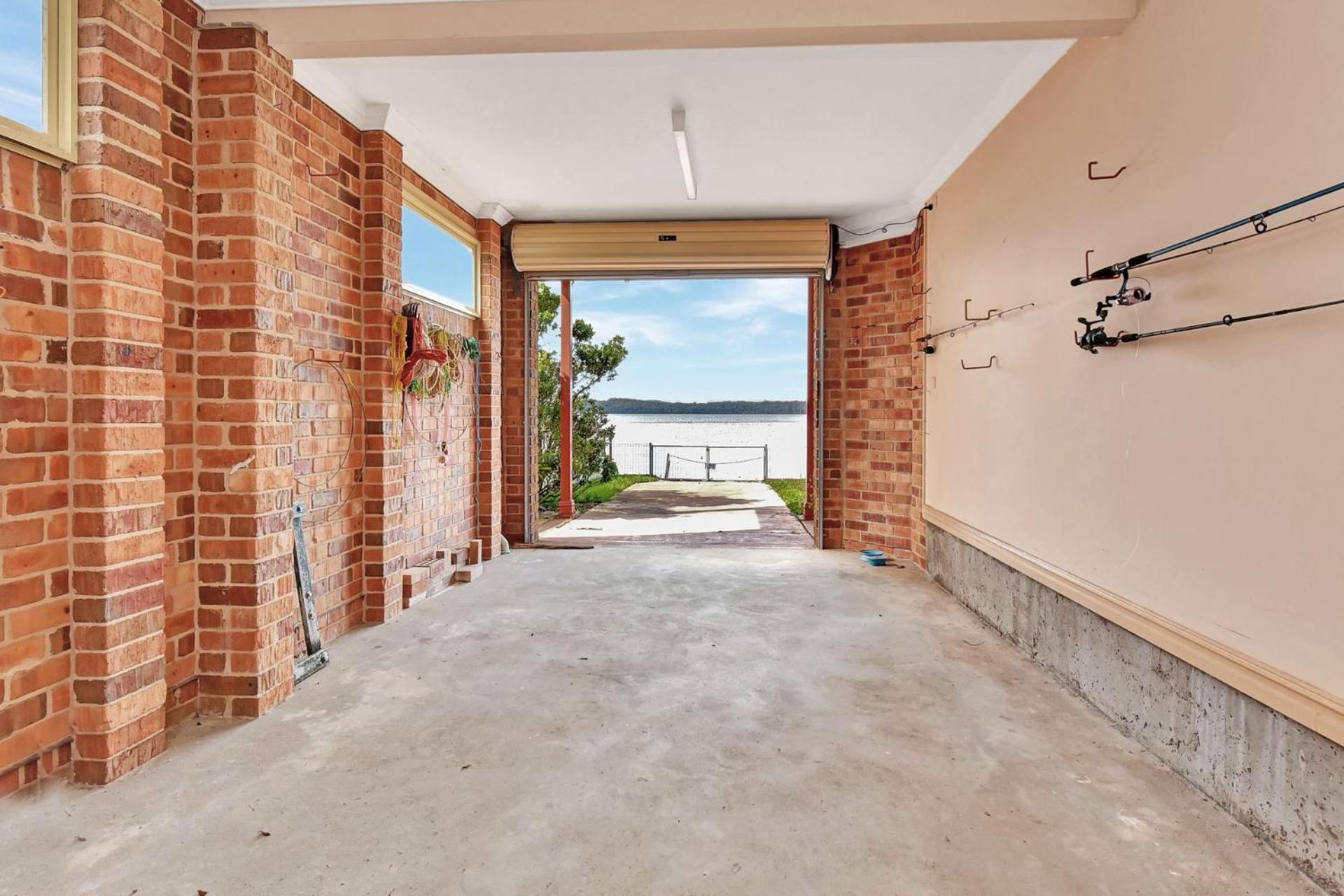 Sunshine Lake Views with Jetty and Slipway