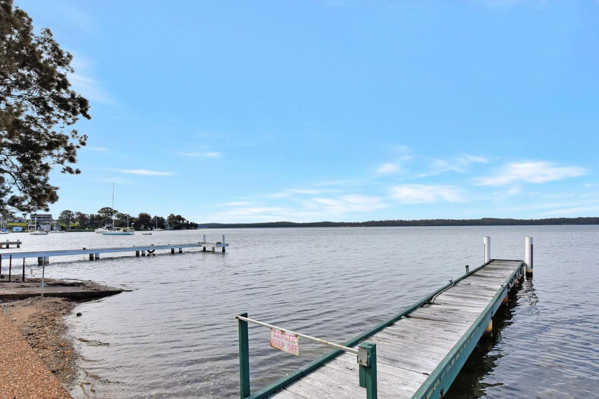 Sunshine Lake Views with Jetty and Slipway