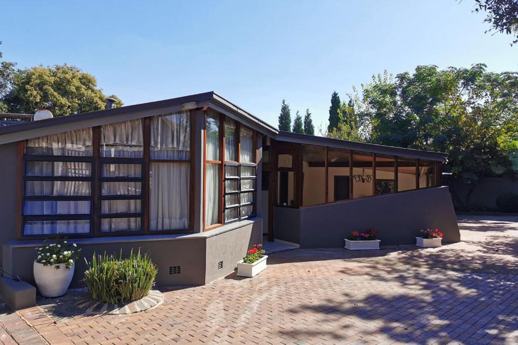Somona Guest House