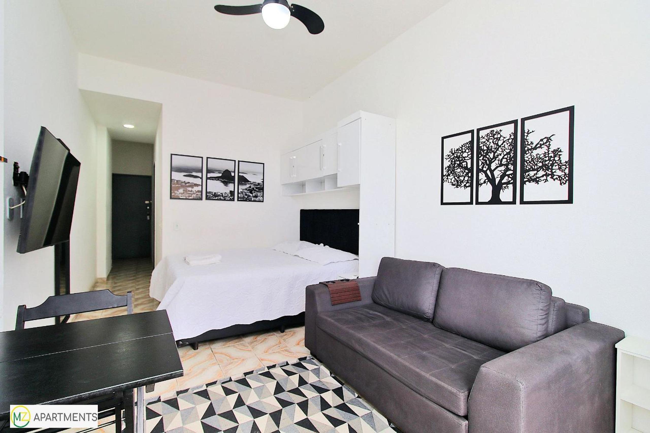 Studio with nice sea view in Copacabana view 2