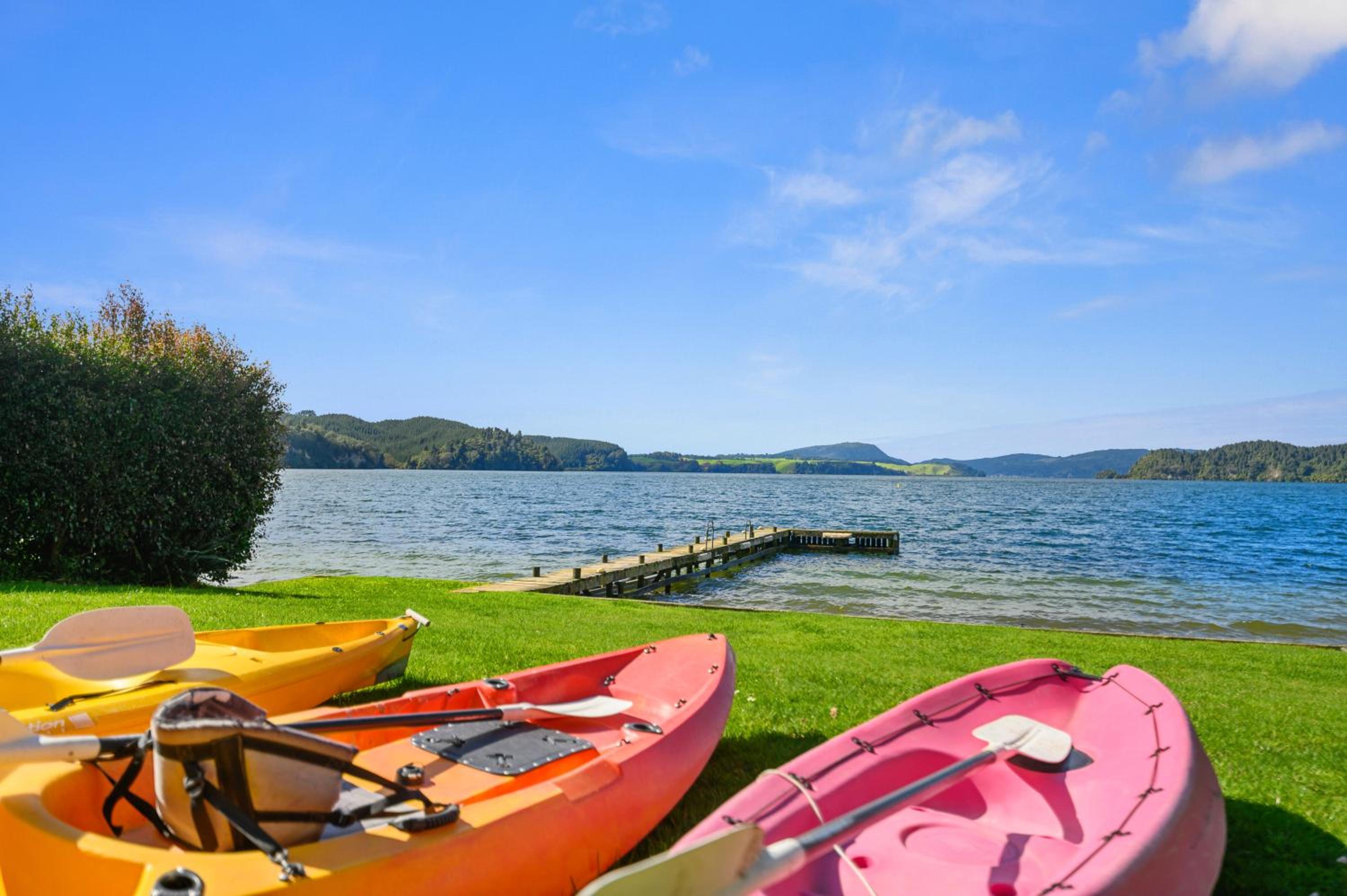 Onepoto Bay Lakehouse - Lake Rotoiti Holiday Home view 3