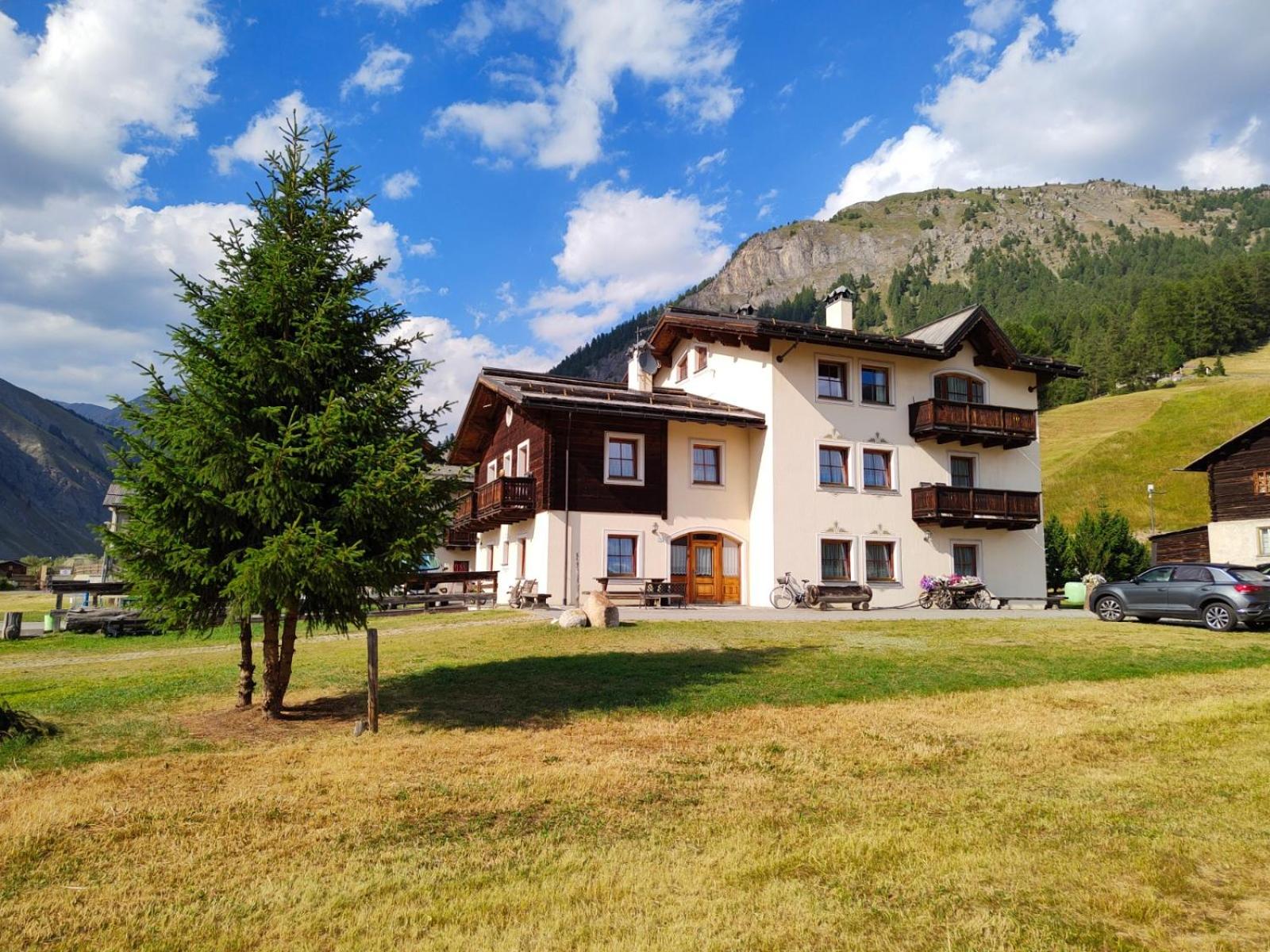 Family House Amalia Myholidaylivigno view 2