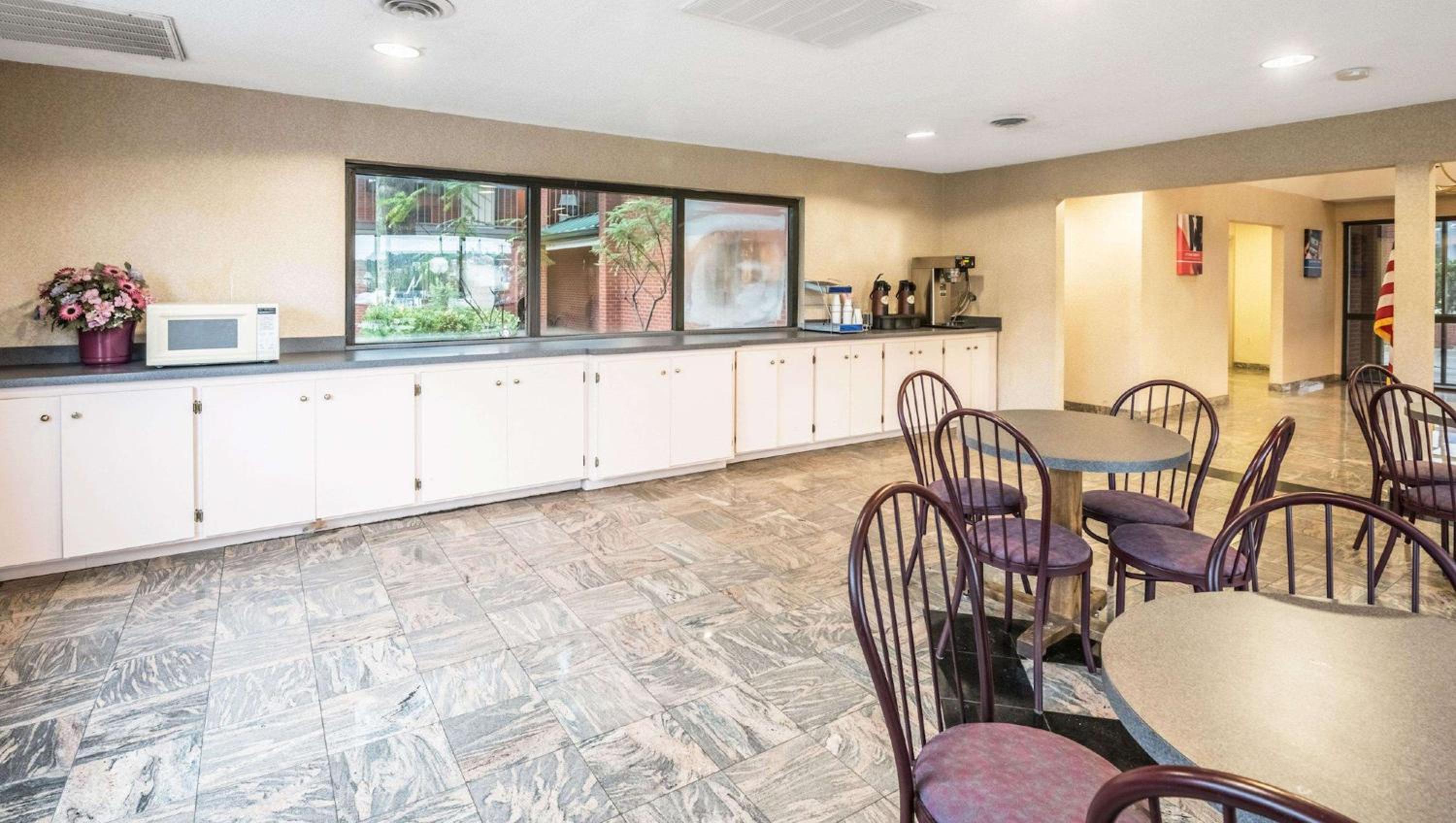 Emporia Vacations - Studios and Suites 4 Less Emporia - Property Image 23