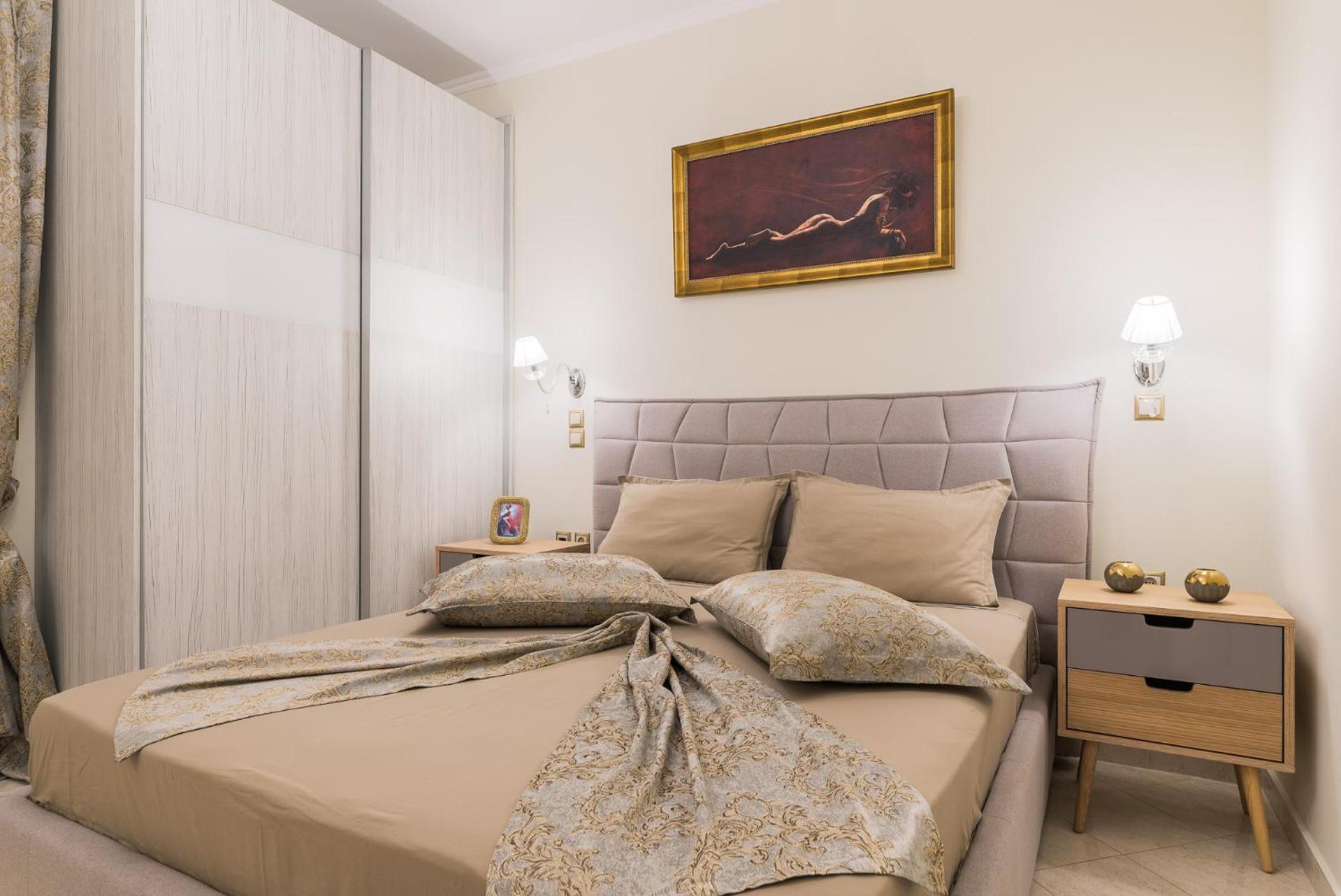 Danae Luxury Apartment - Property Image 3