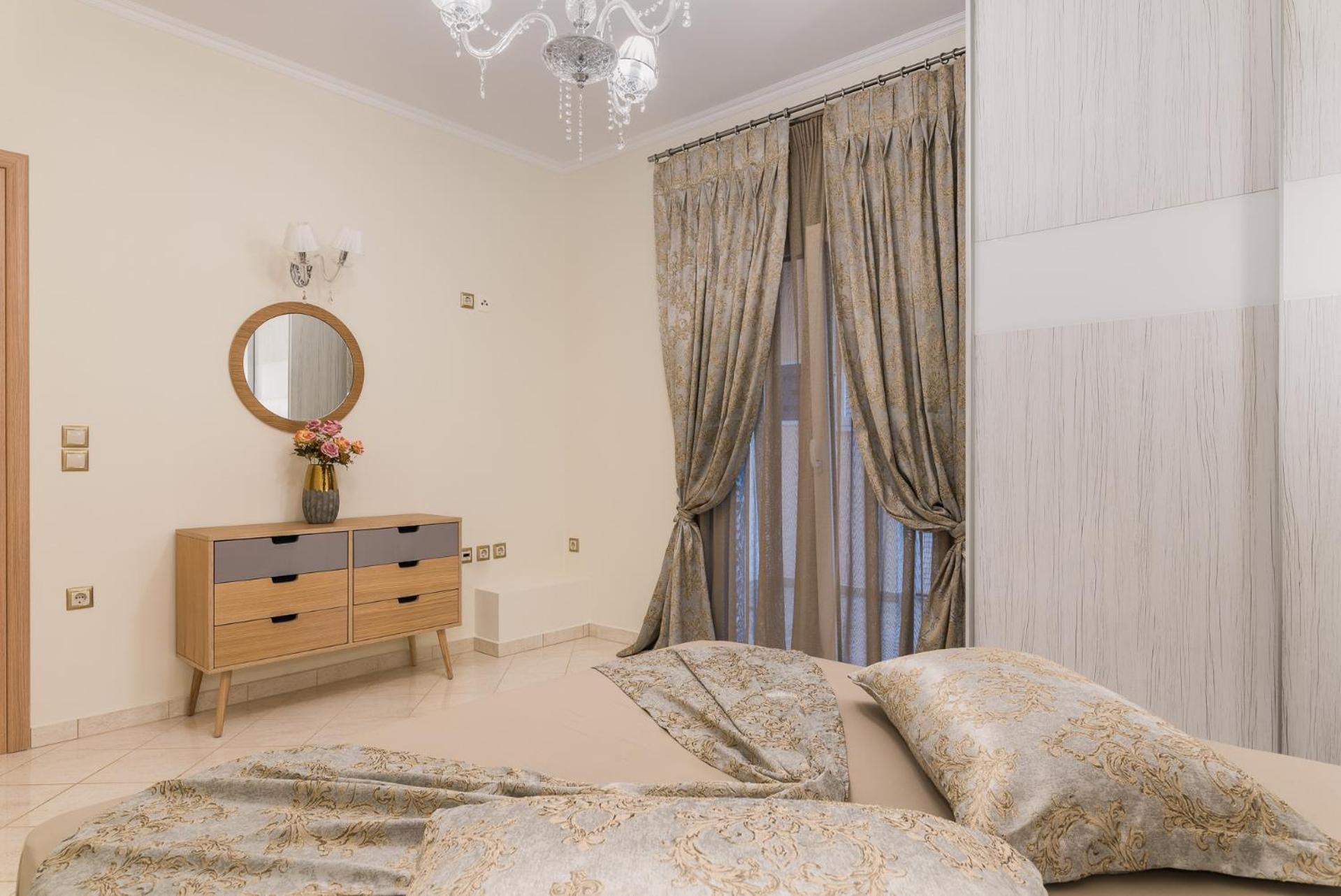 Danae Luxury Apartment - Property Image 5