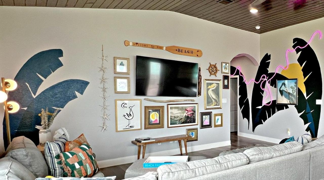 The Neon Moon home view 5