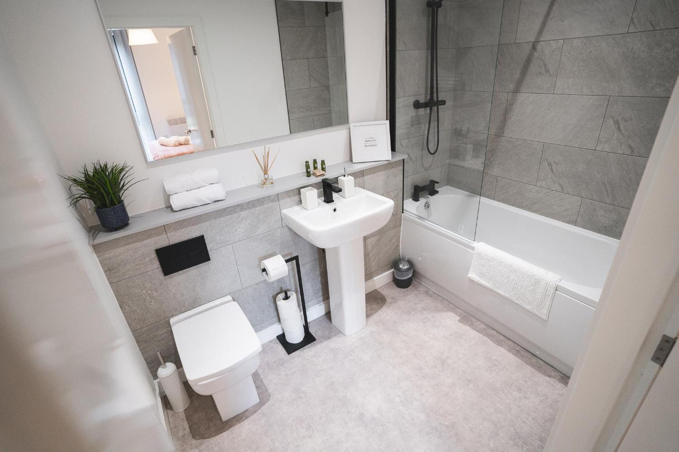 Birtin Works Apartments - Brand New - City Centre view 3