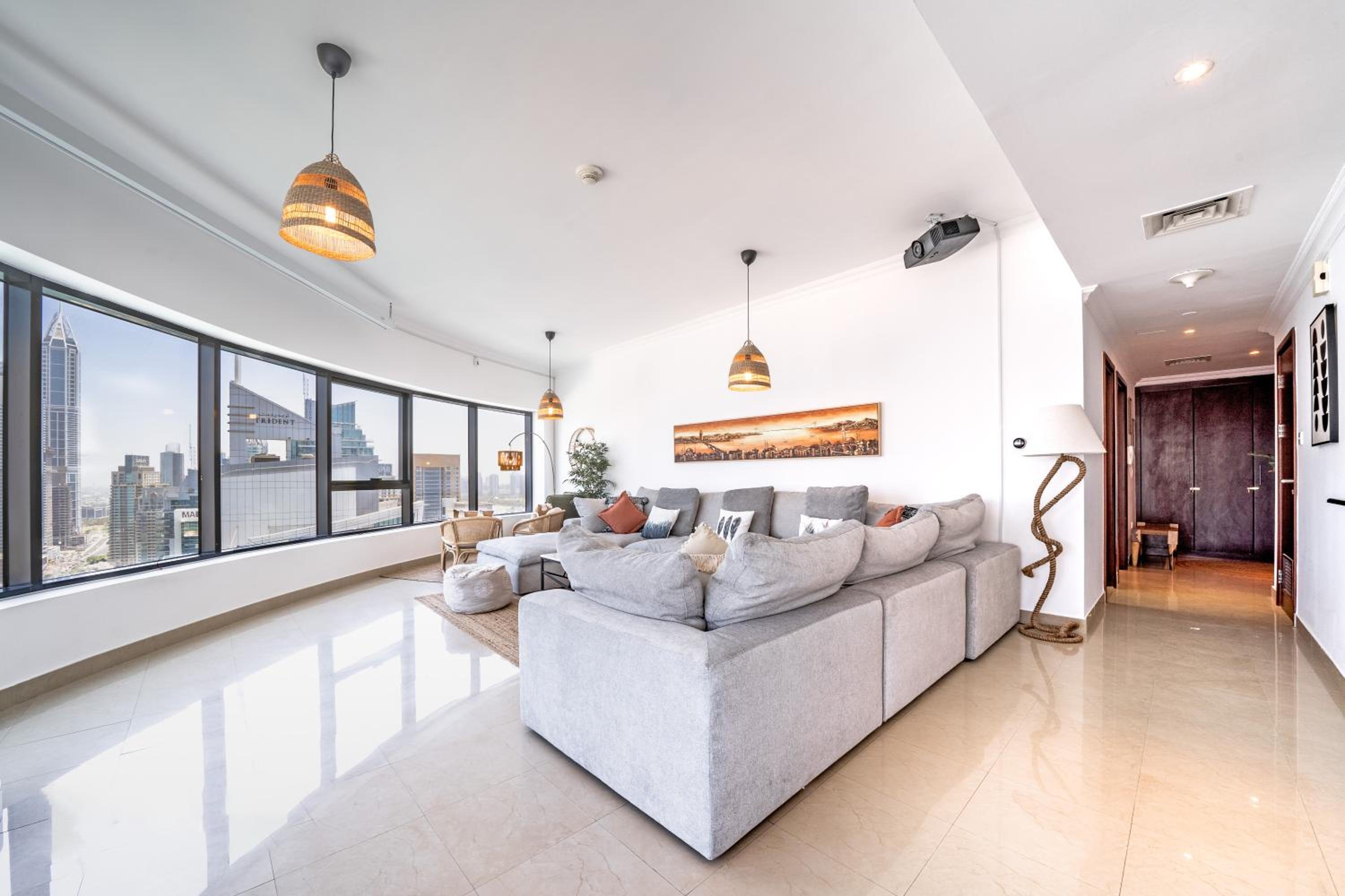 Spacious 3BR with 180˚ Dubai Marina Views