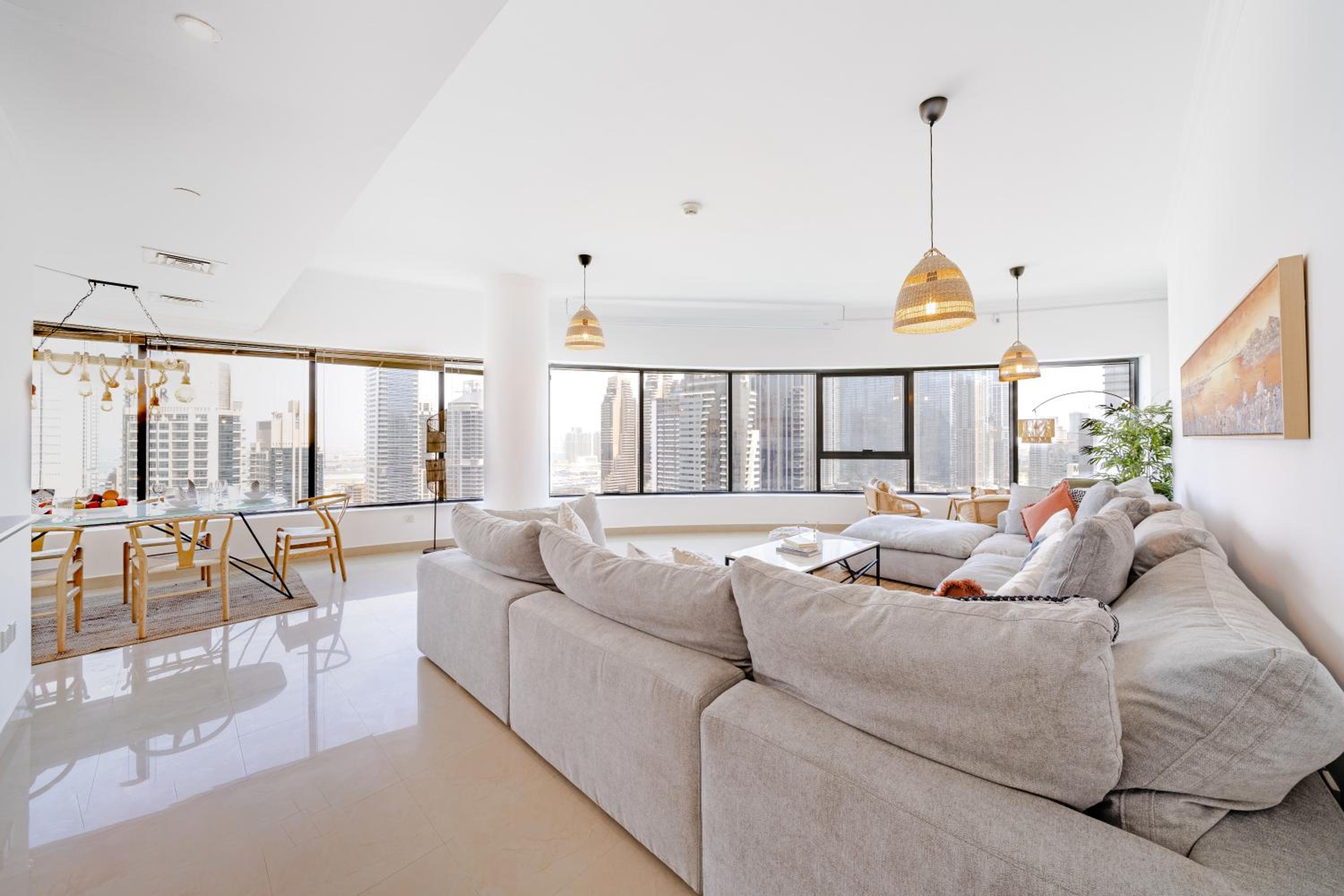 Spacious 3BR with 180˚ Dubai Marina Views