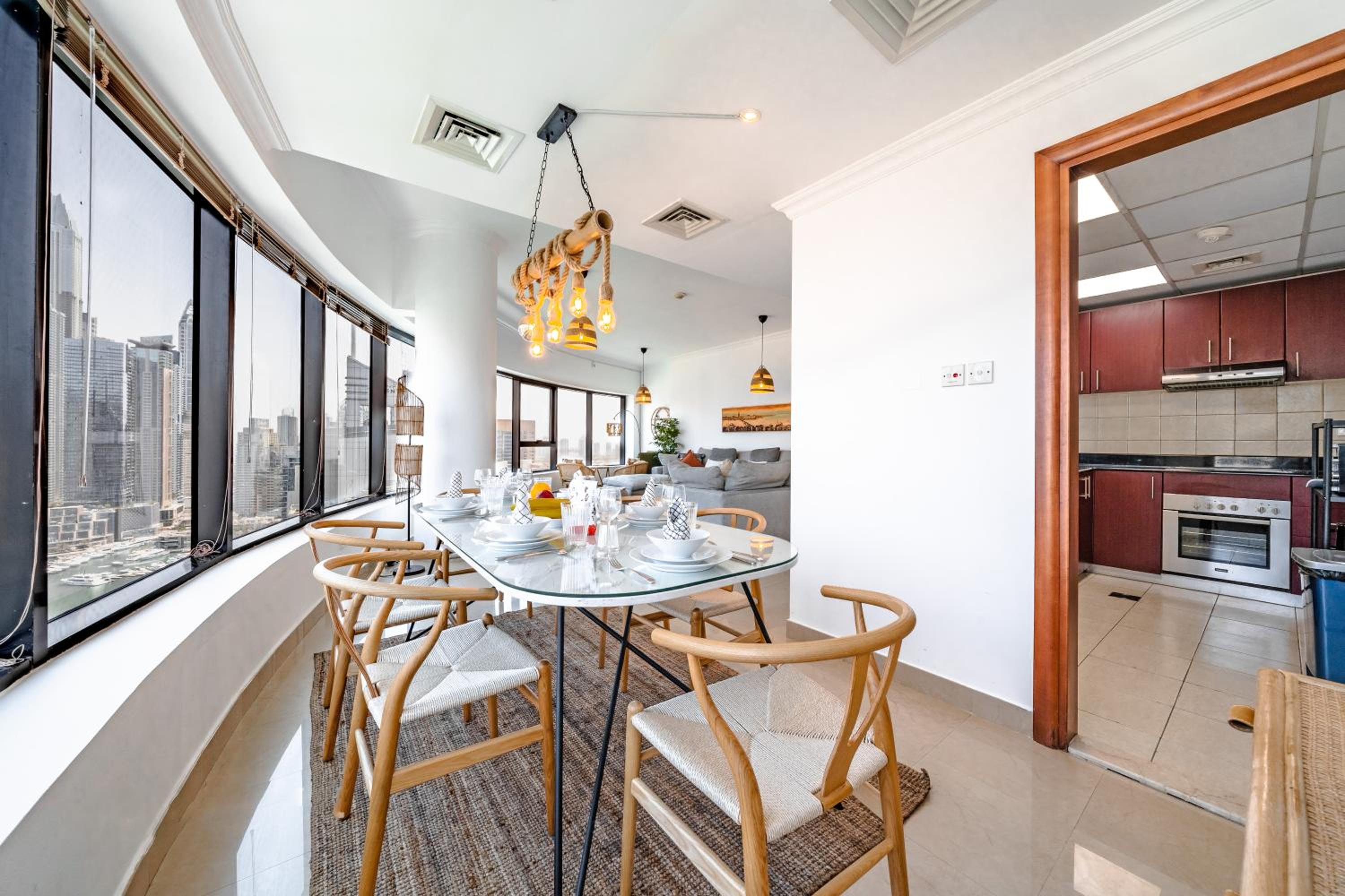 Spacious 3BR with 180˚ Dubai Marina Views