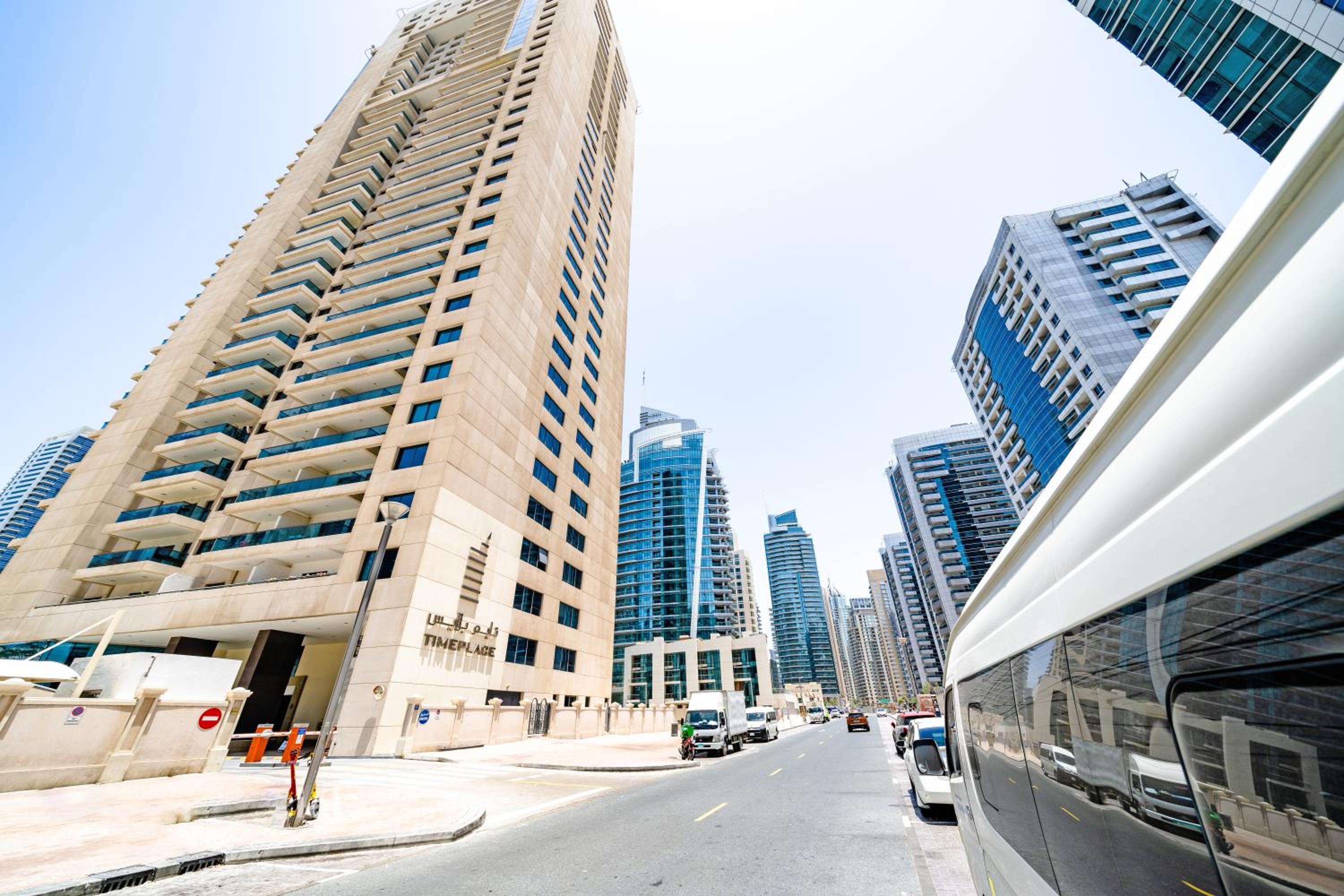 Spacious 3BR with 180˚ Dubai Marina Views