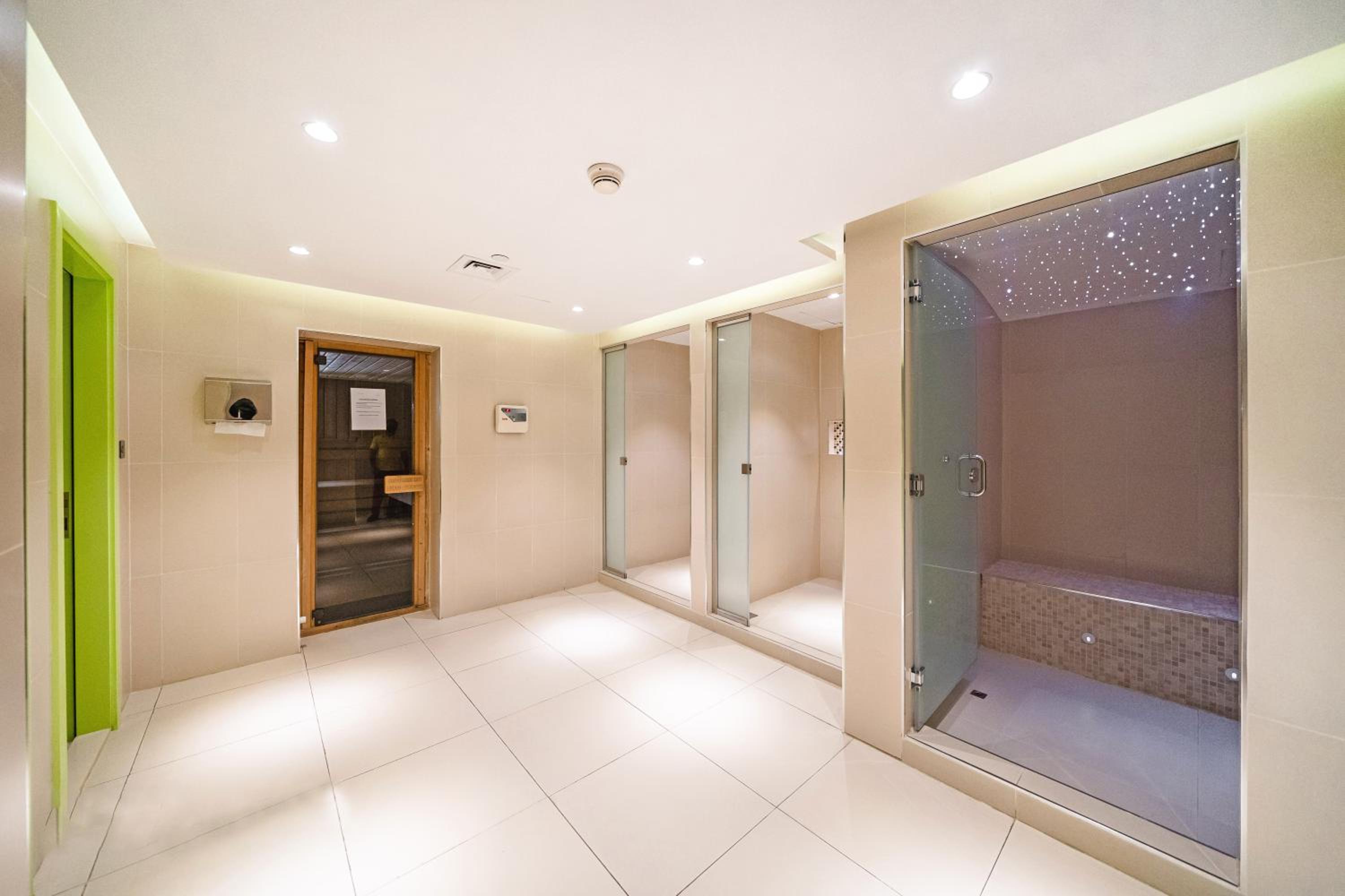 Spacious 3BR with 180˚ Dubai Marina Views