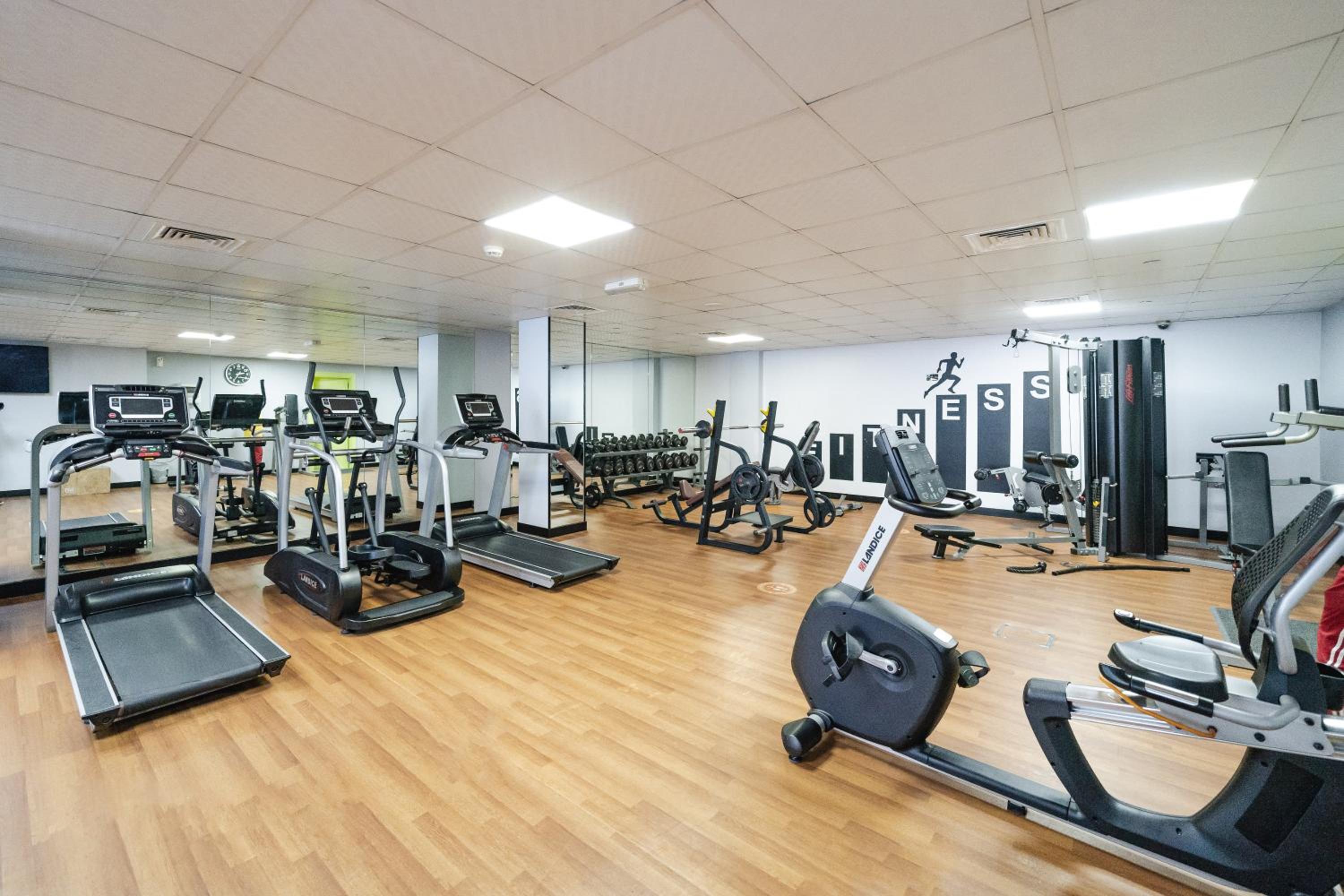 Spacious 3BR with 180˚ Dubai Marina Views