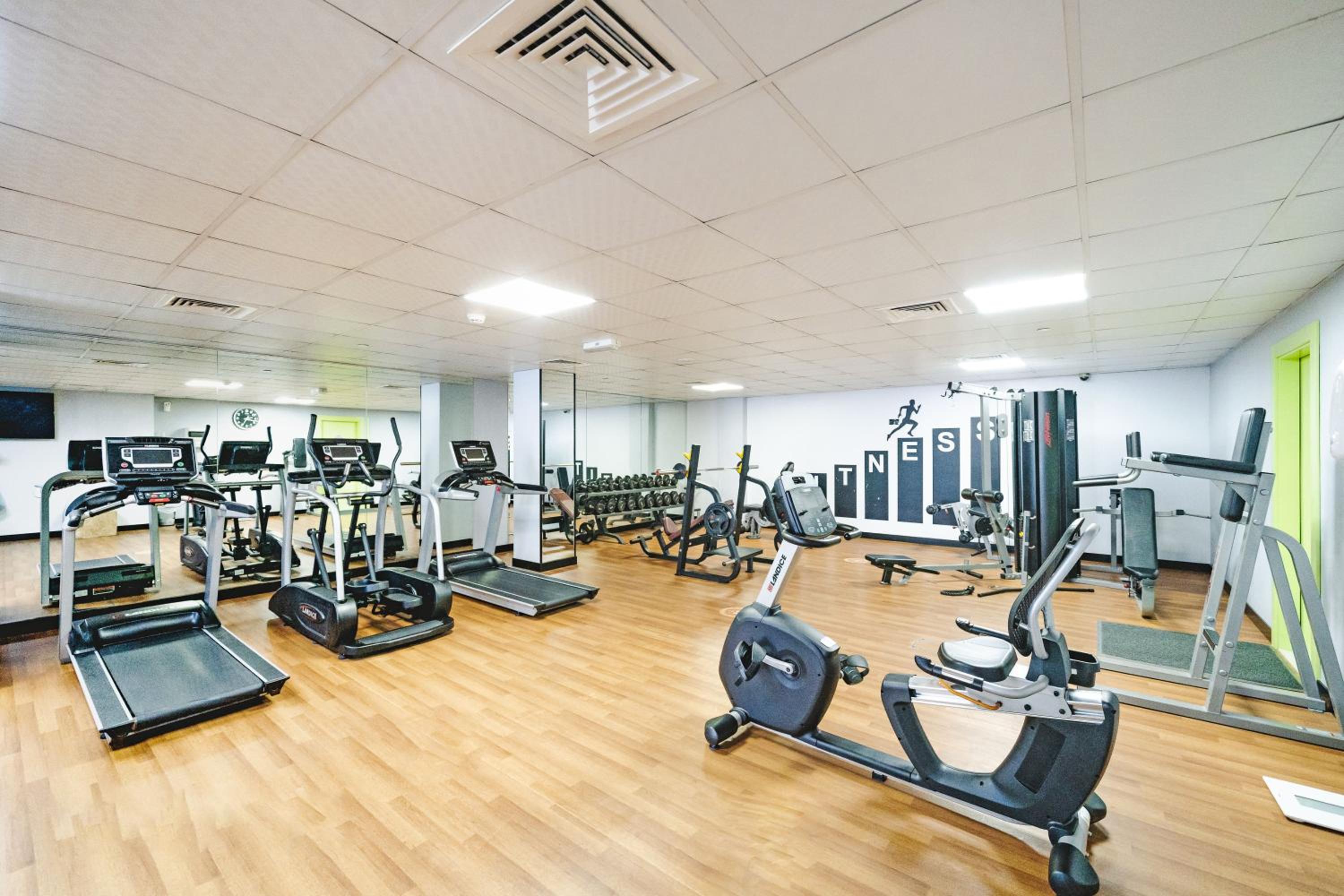 Spacious 3BR with 180˚ Dubai Marina Views