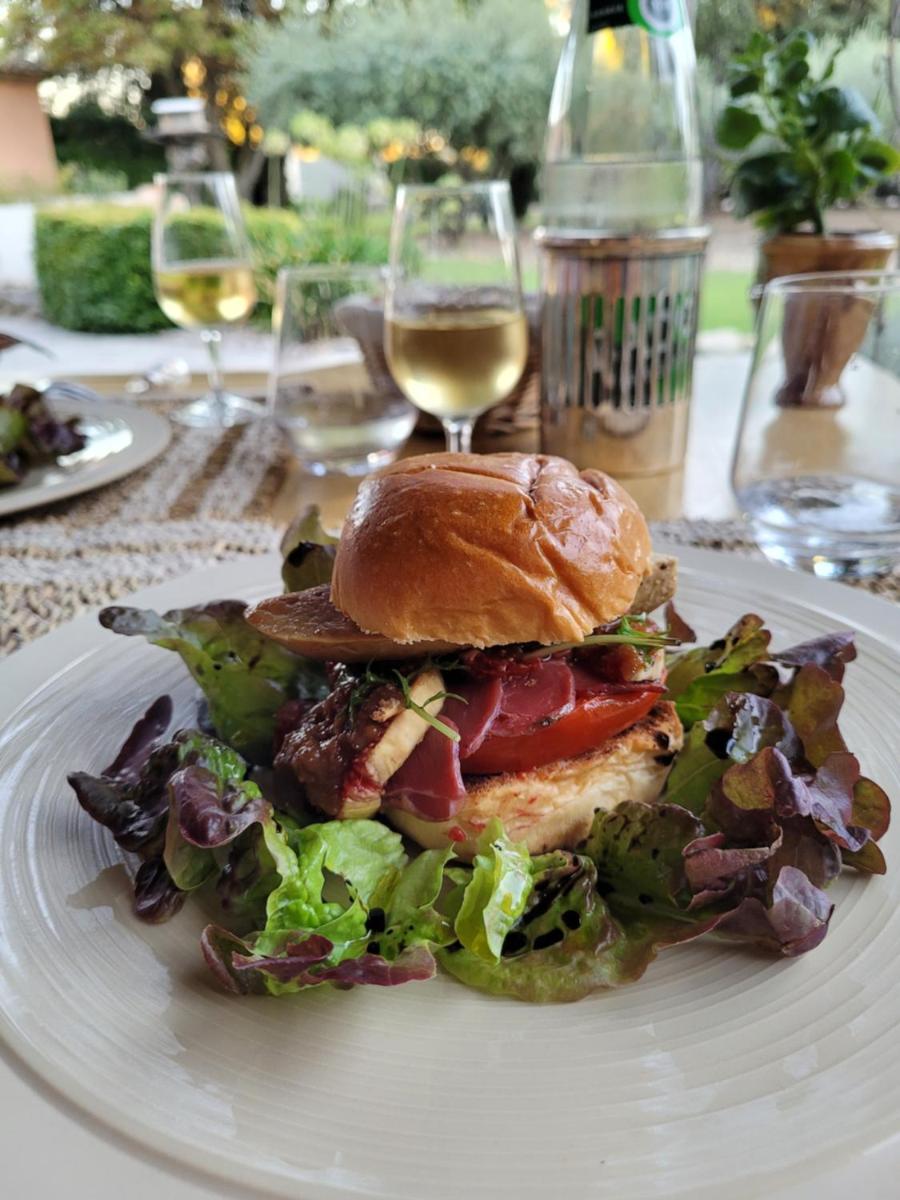 Le Clos des Cyprès Maison d'hôtes de charme & Diner Gourmet