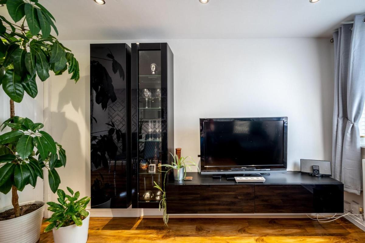 Stunning 1BD Flat close to Manchester City Centre view 4