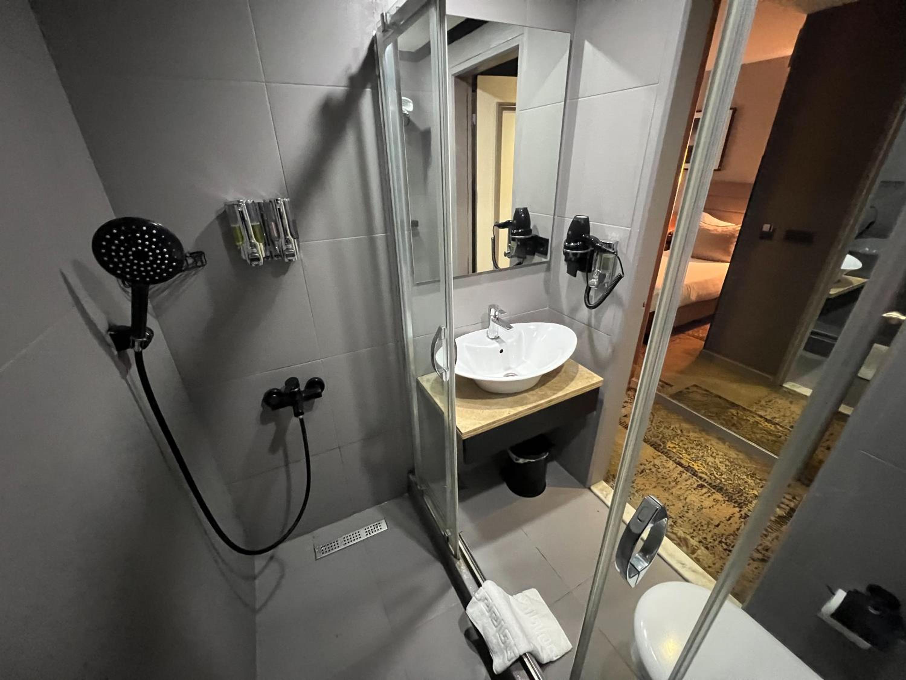 All Seasons Hotel - Image 13