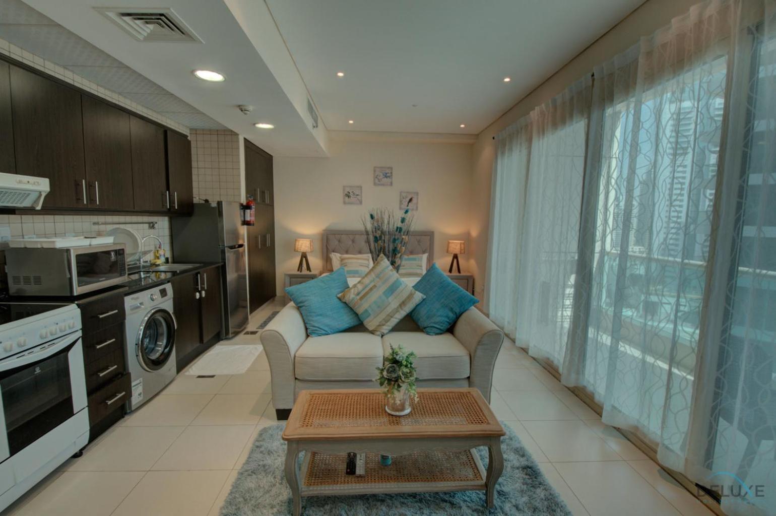 Modern Studio at Royal Oceanic JBR by Deluxe Holiday Homes