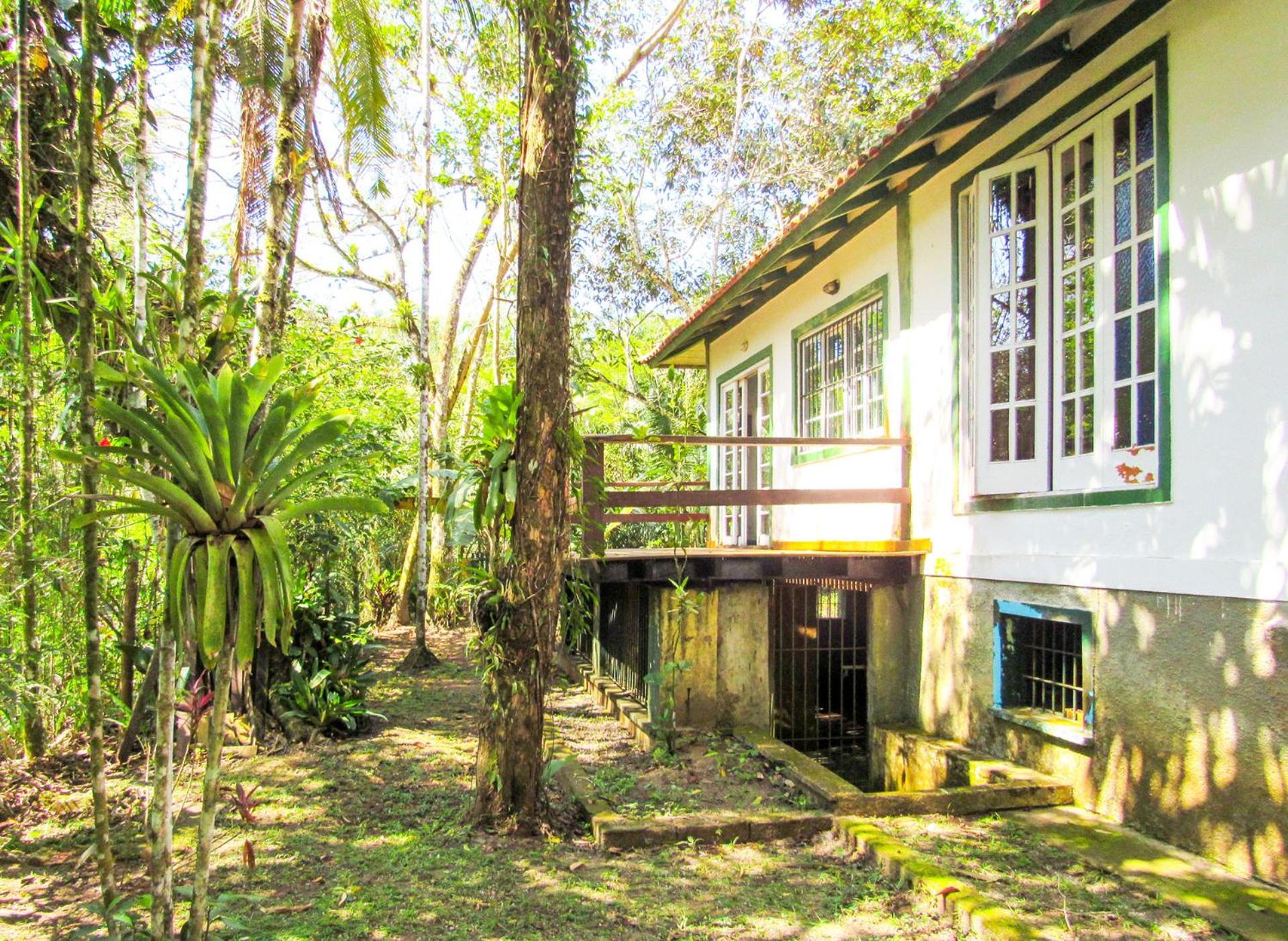 Casa com saida privativa para a Praia do Felix SP