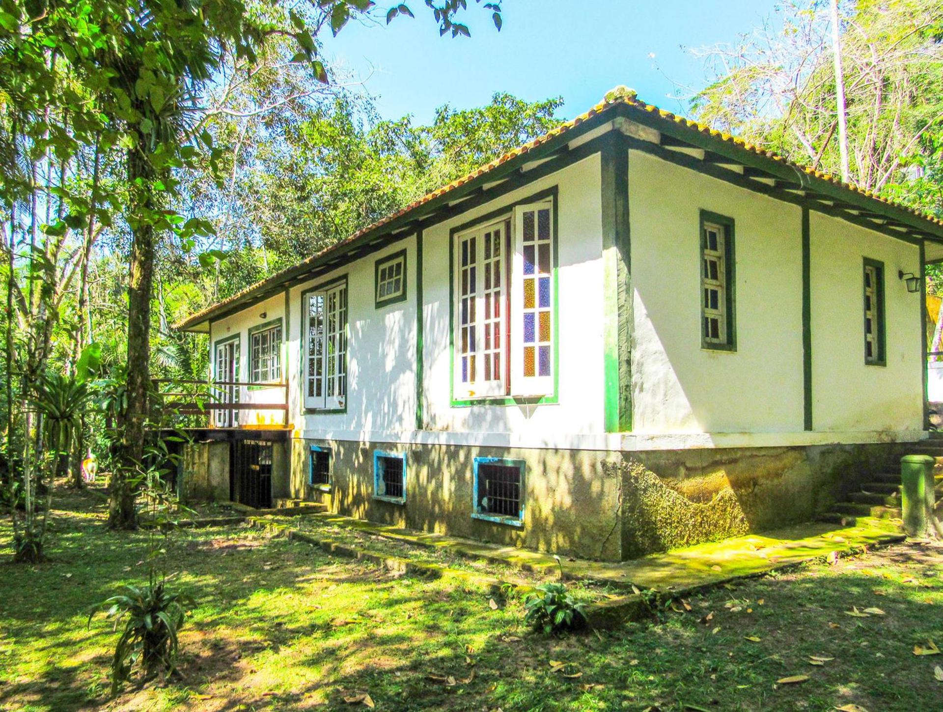 Casa com saida privativa para a Praia do Felix SP