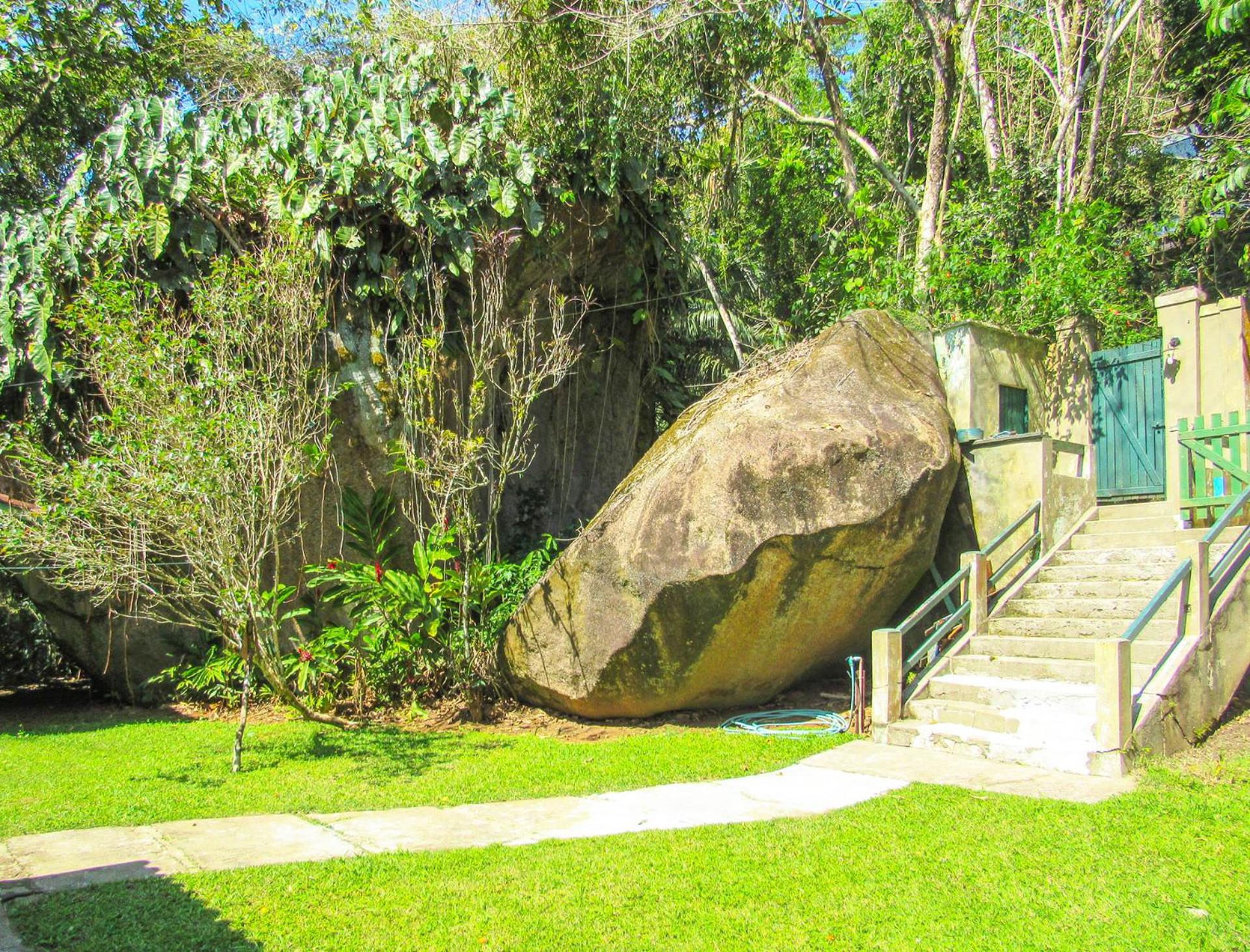 Casa com saida privativa para a Praia do Felix SP