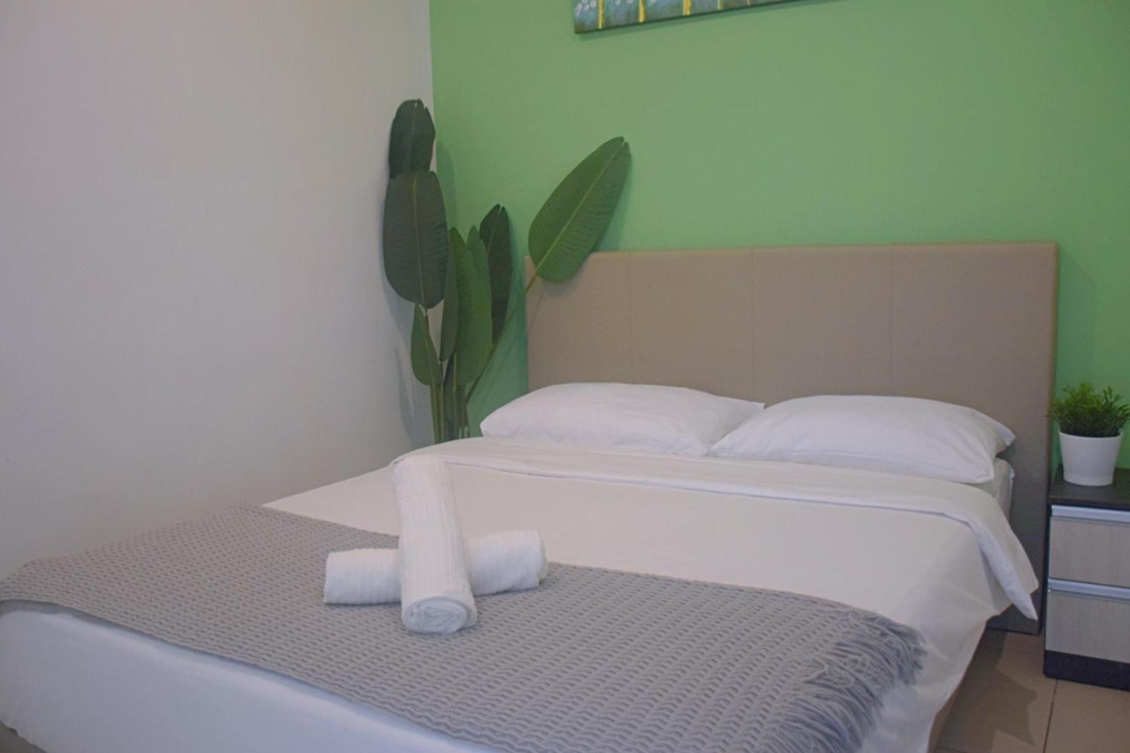 Pool View Family Suite 2bedrooms Free Wifi 8pax Midhill Genting Highlands photo 5