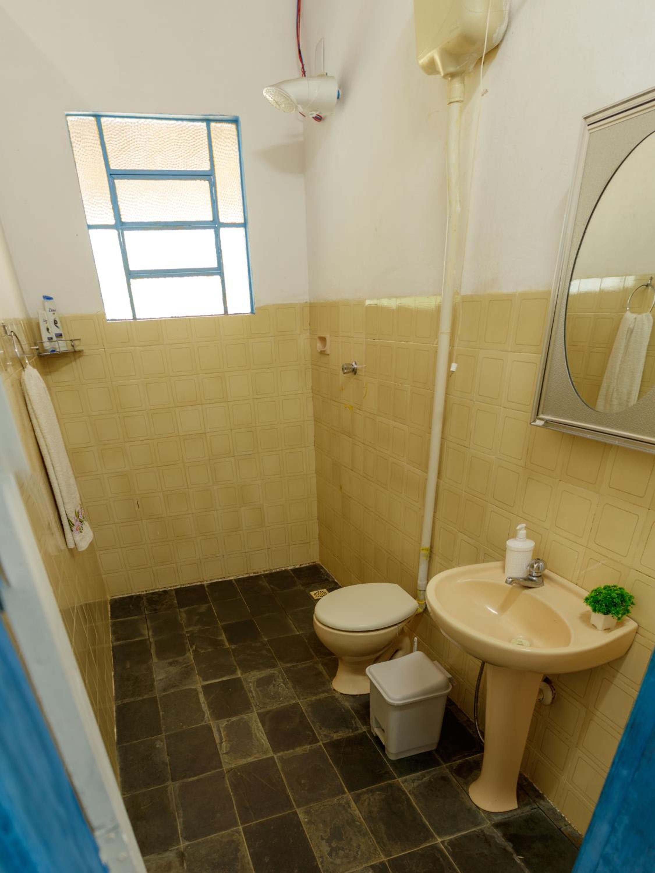 Fazendinha Rústica com Piscina Próxima a Curvelo