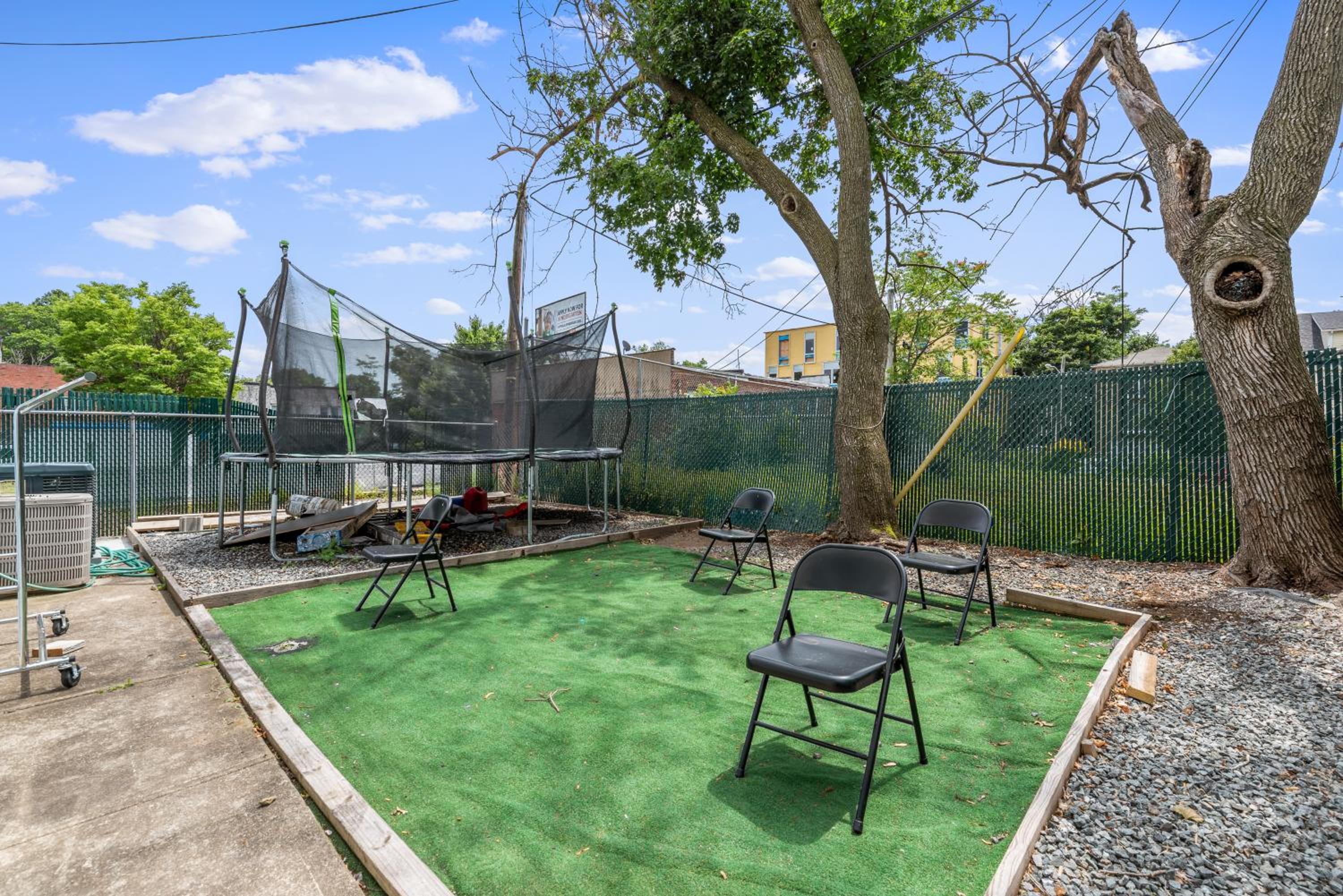 Beautifully Designed & Spacious Apartment in Newark 10mins from EWR Airport, Close to NYC and Beth Israel Hospital