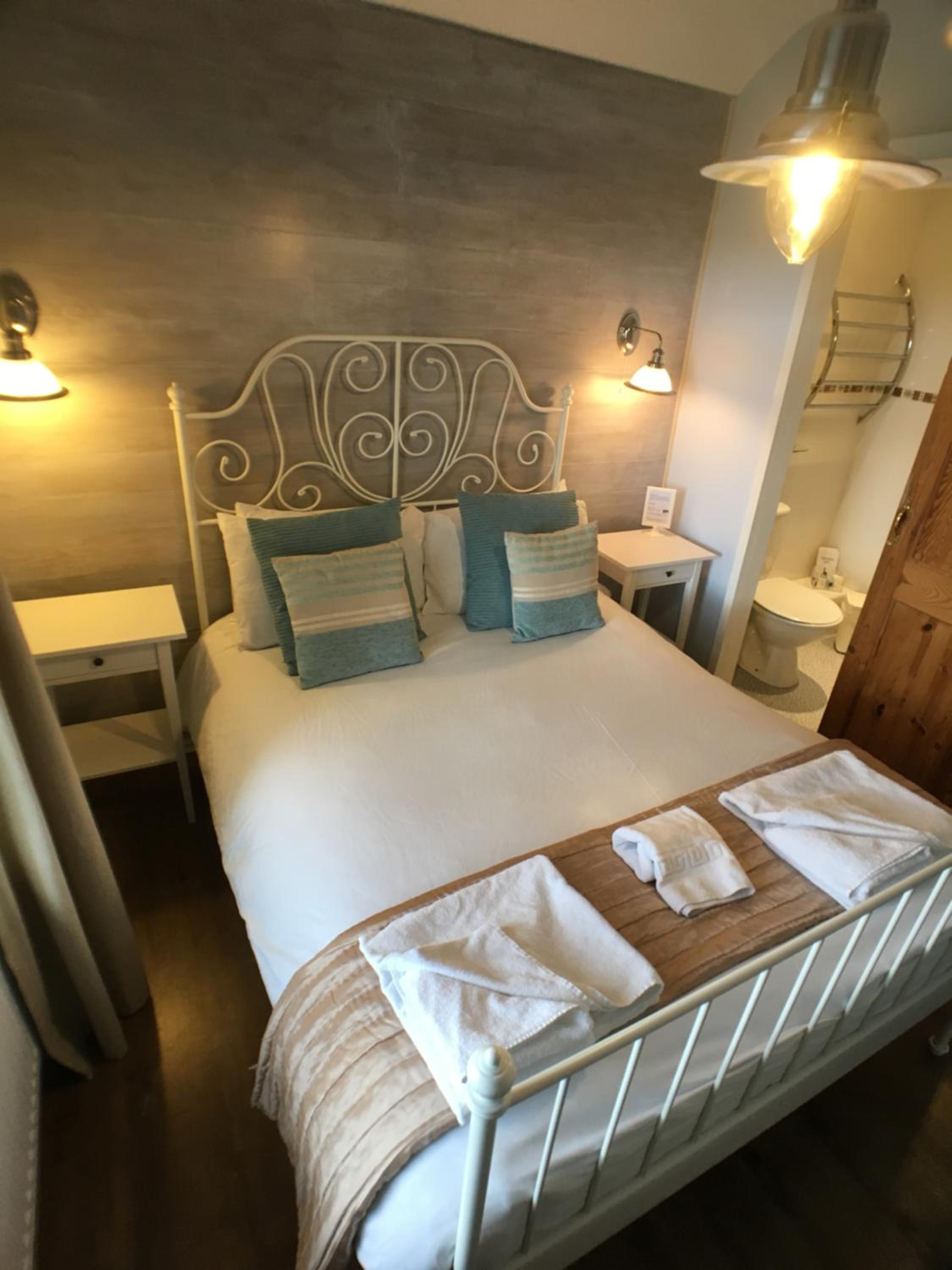 Ty Rosa Rooms